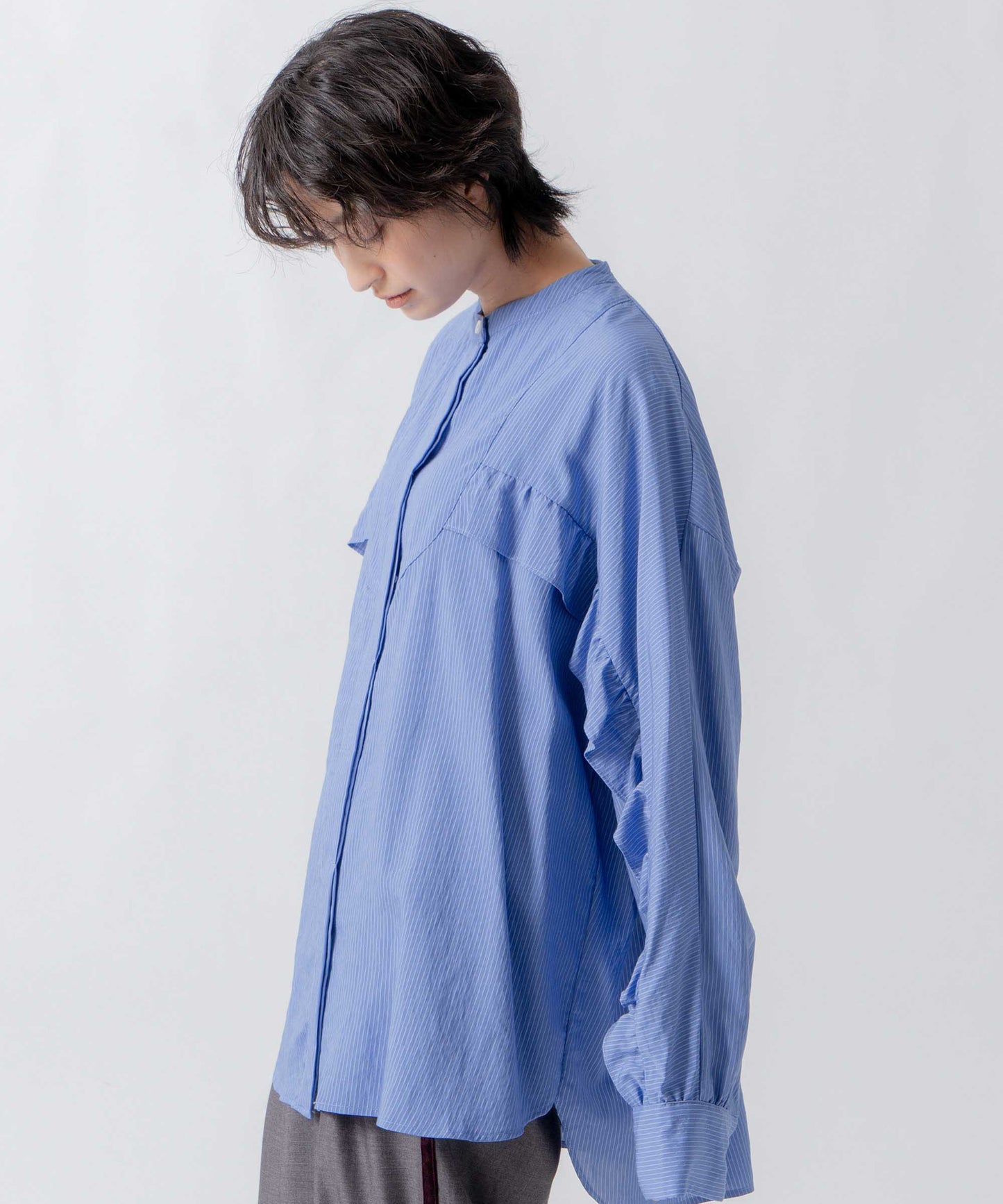 curve frill stripe blouse / WHT26FBL4109