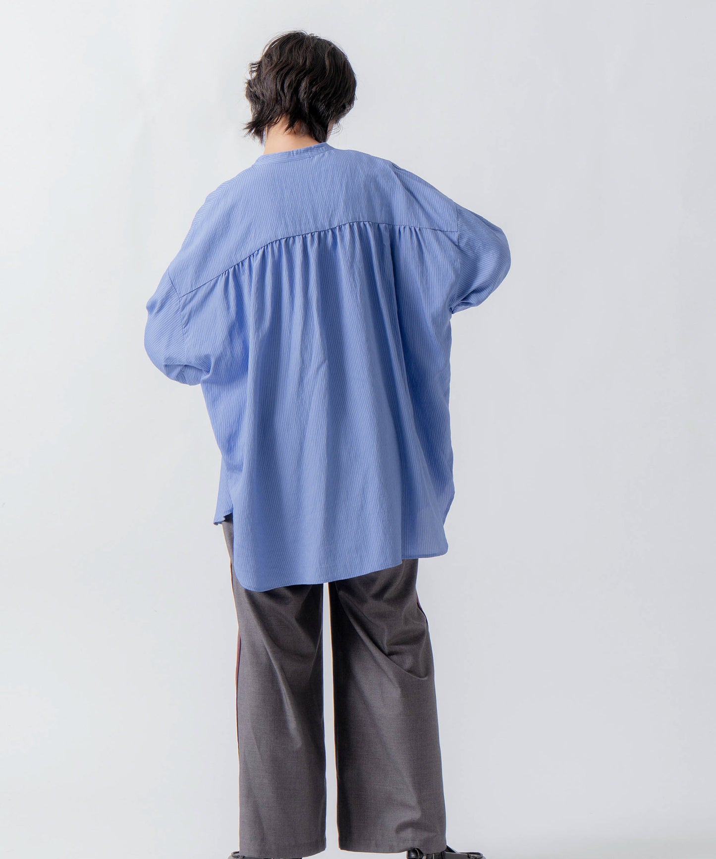 curve frill stripe blouse / WHT26FBL4109