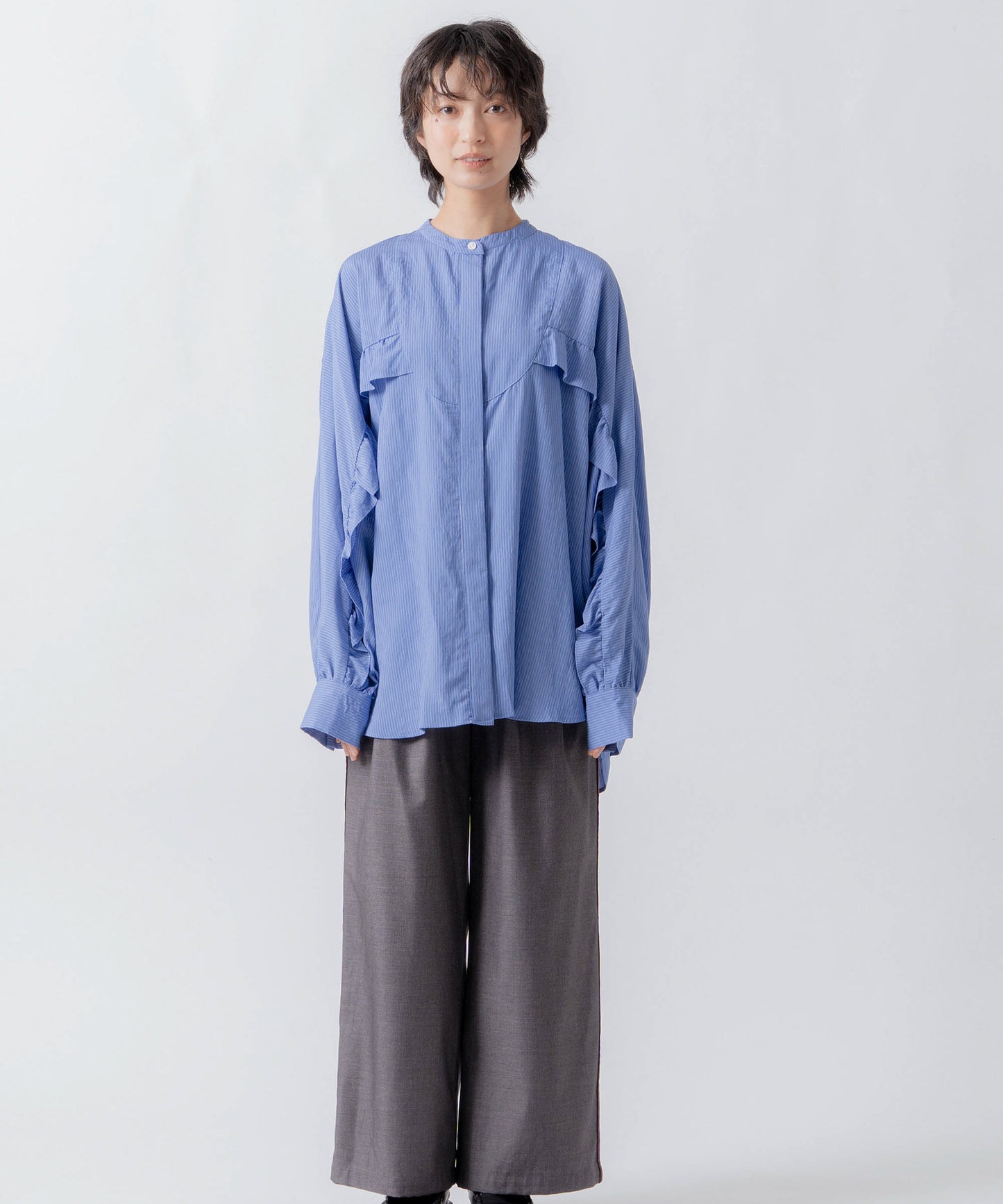 curve frill stripe blouse / WHT26FBL4109