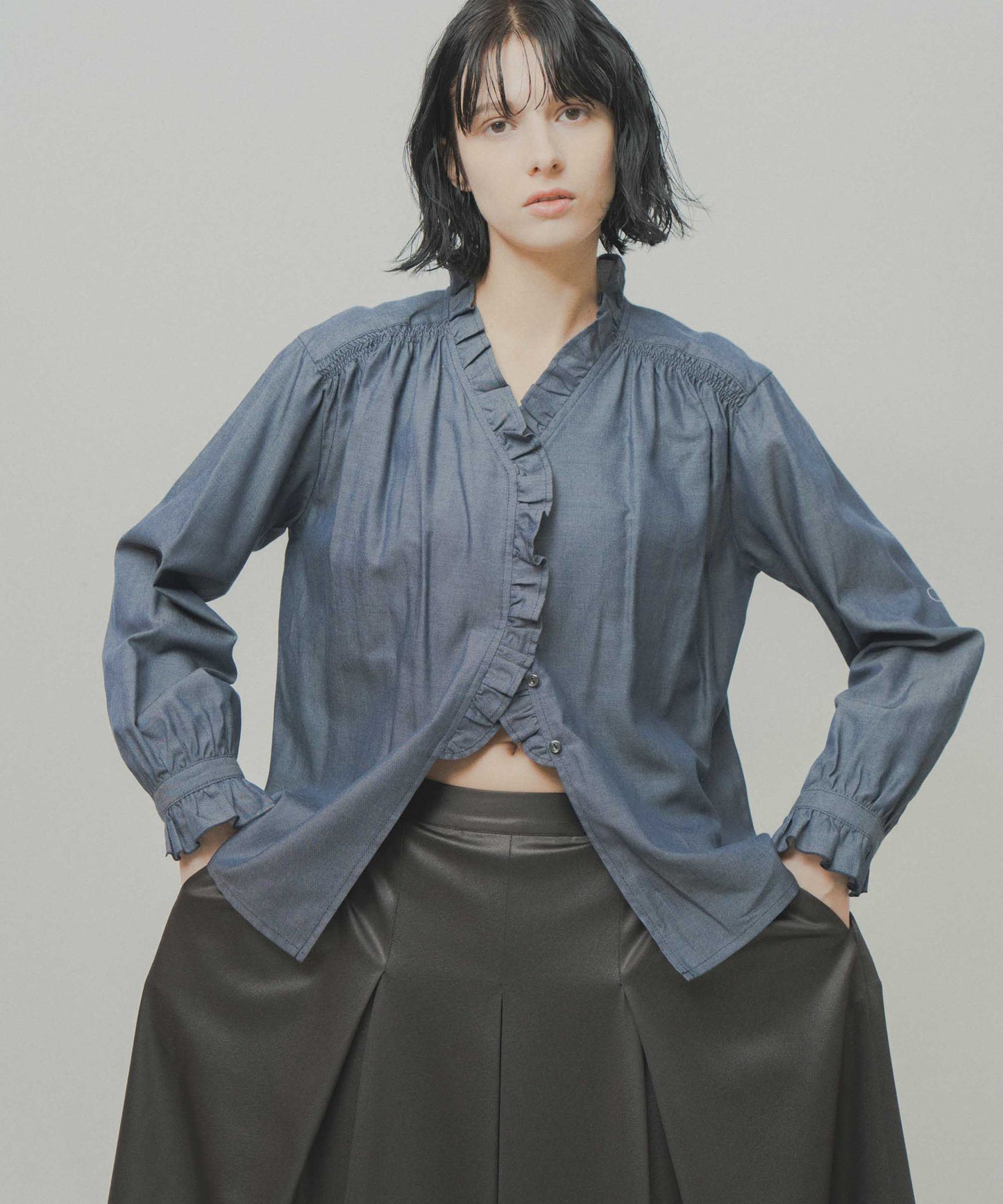 denim frill blouse / WHT26FBL4110