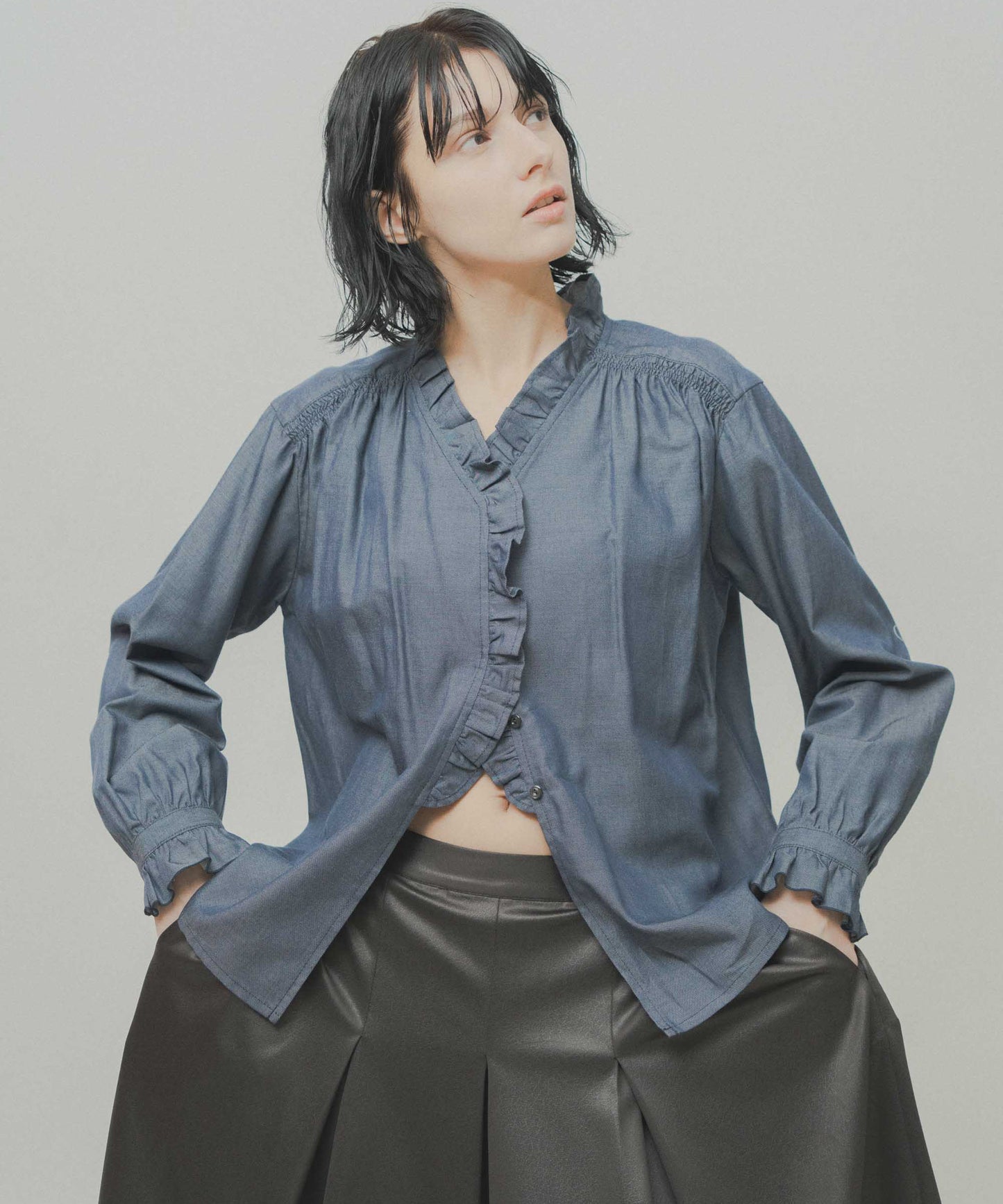 denim frill blouse / WHT26FBL4110