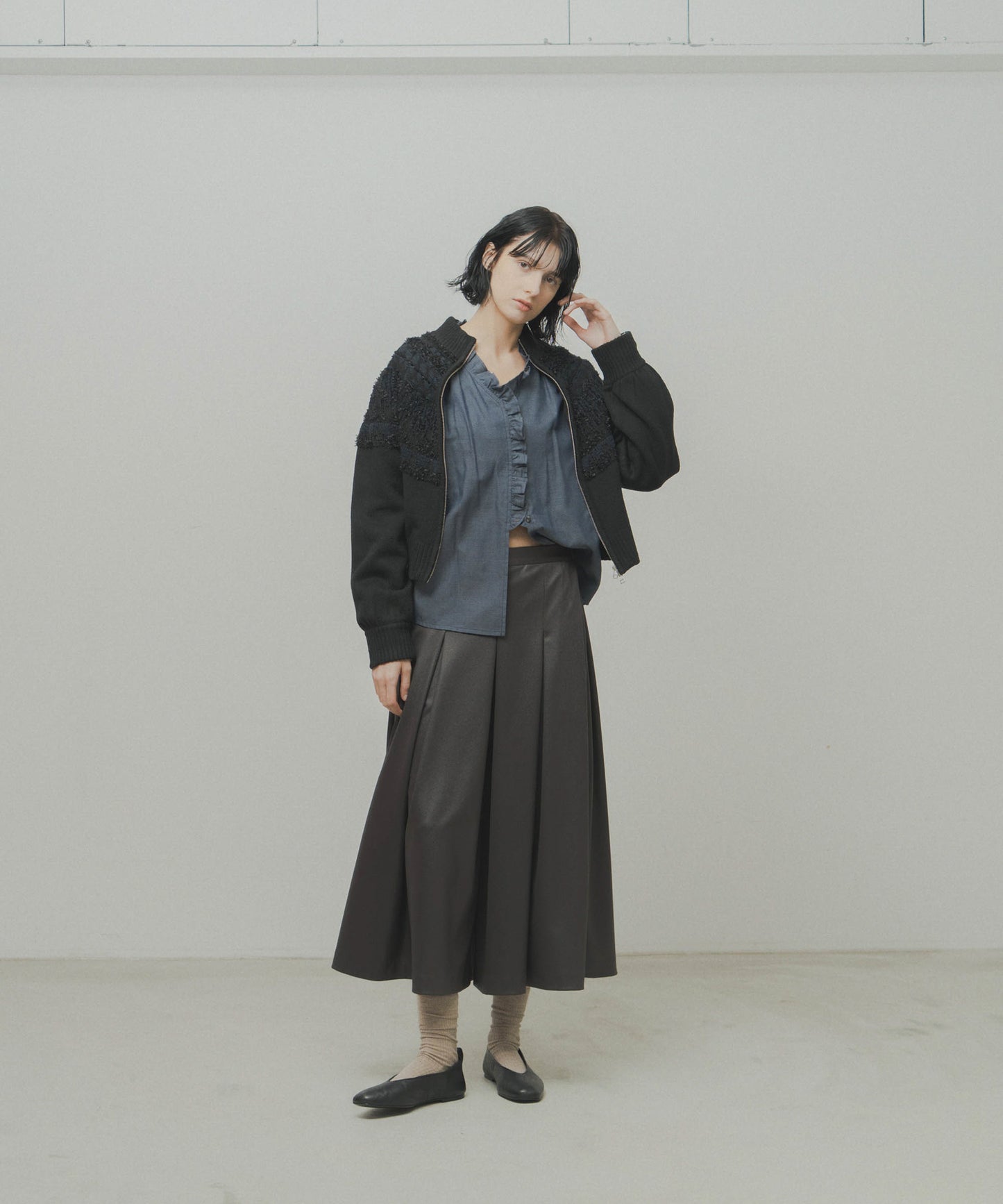 denim frill blouse / WHT26FBL4110