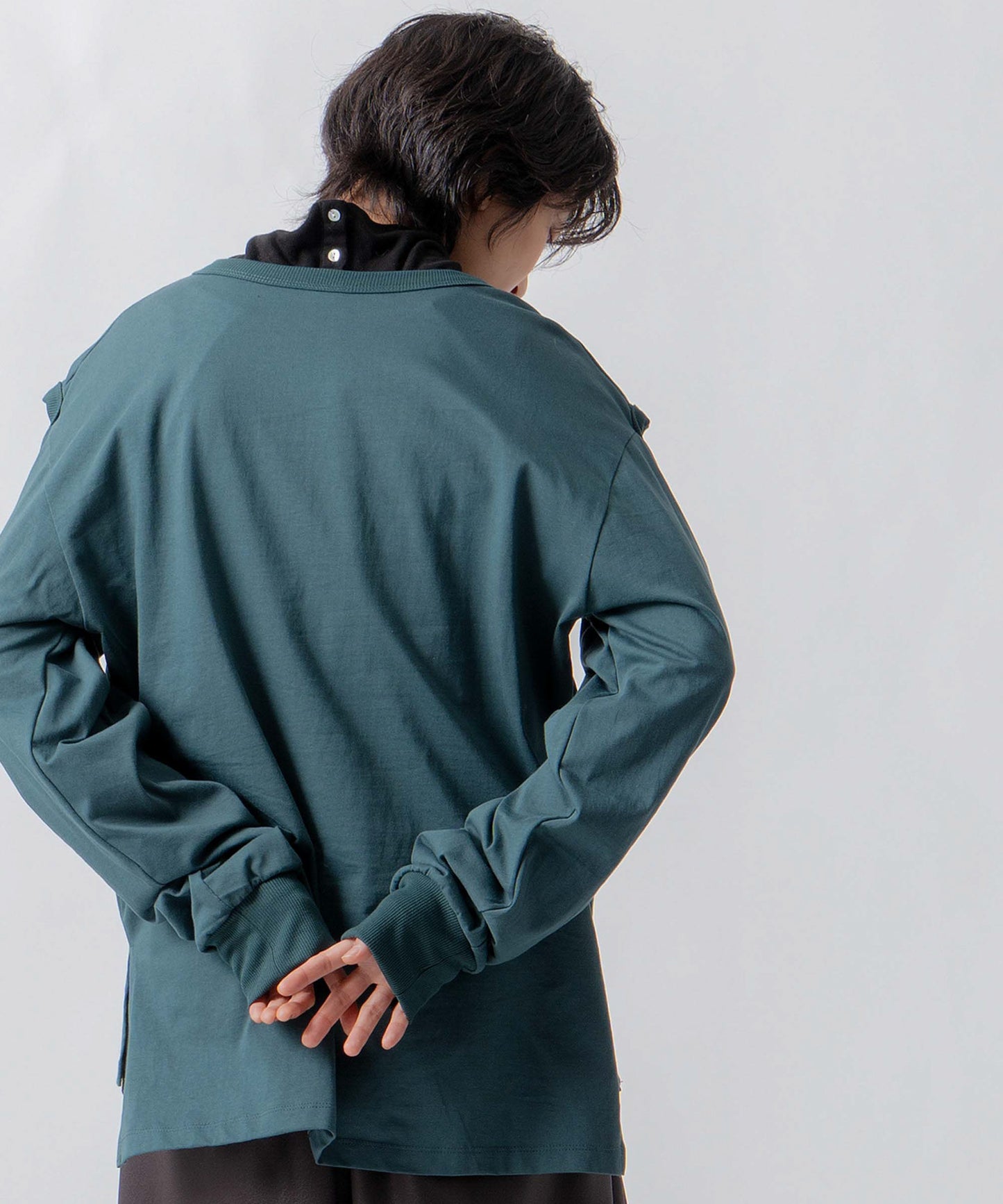 shoulder slit tops / WHT26FCS4019