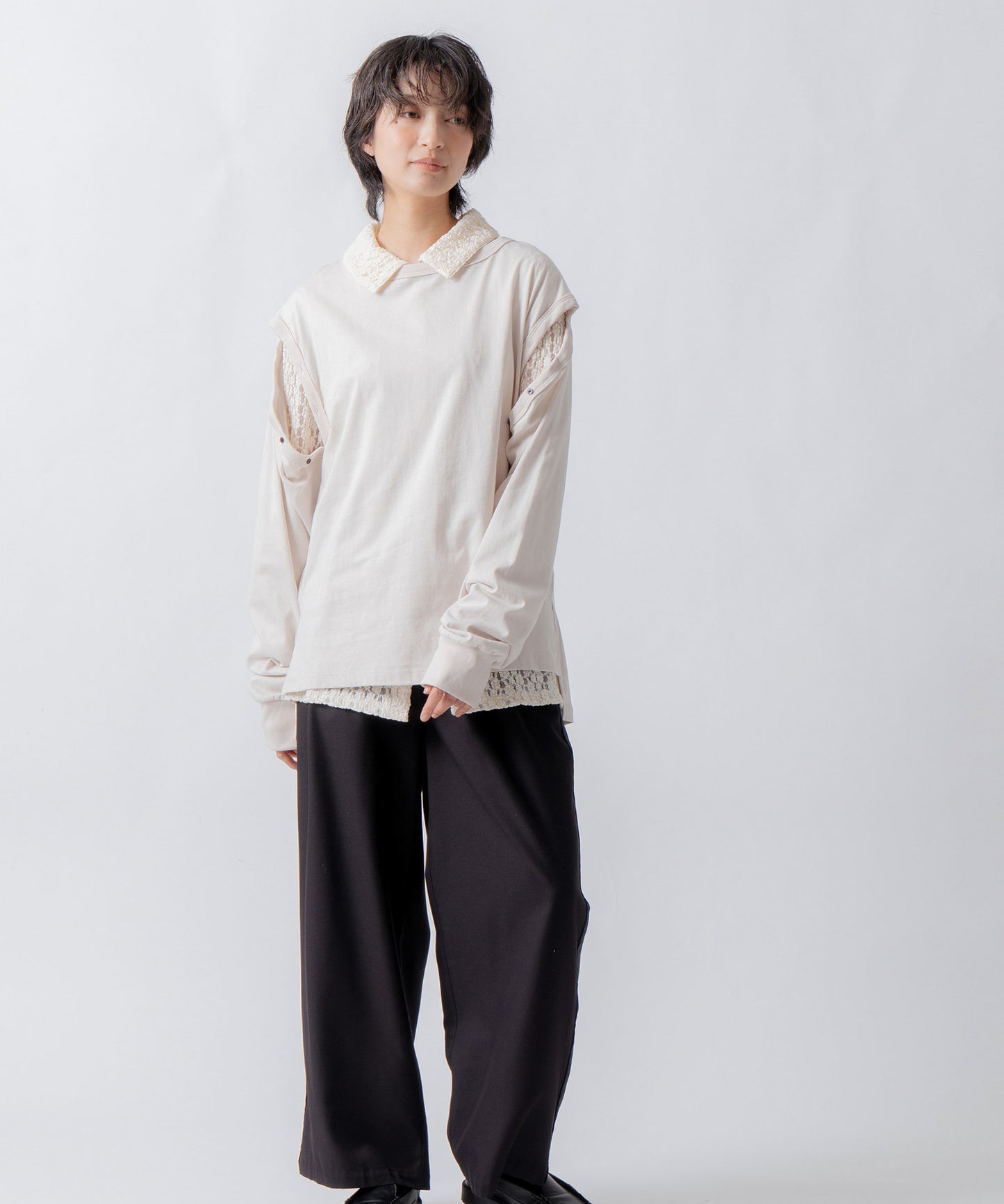 shoulder slit tops / WHT26FCS4019