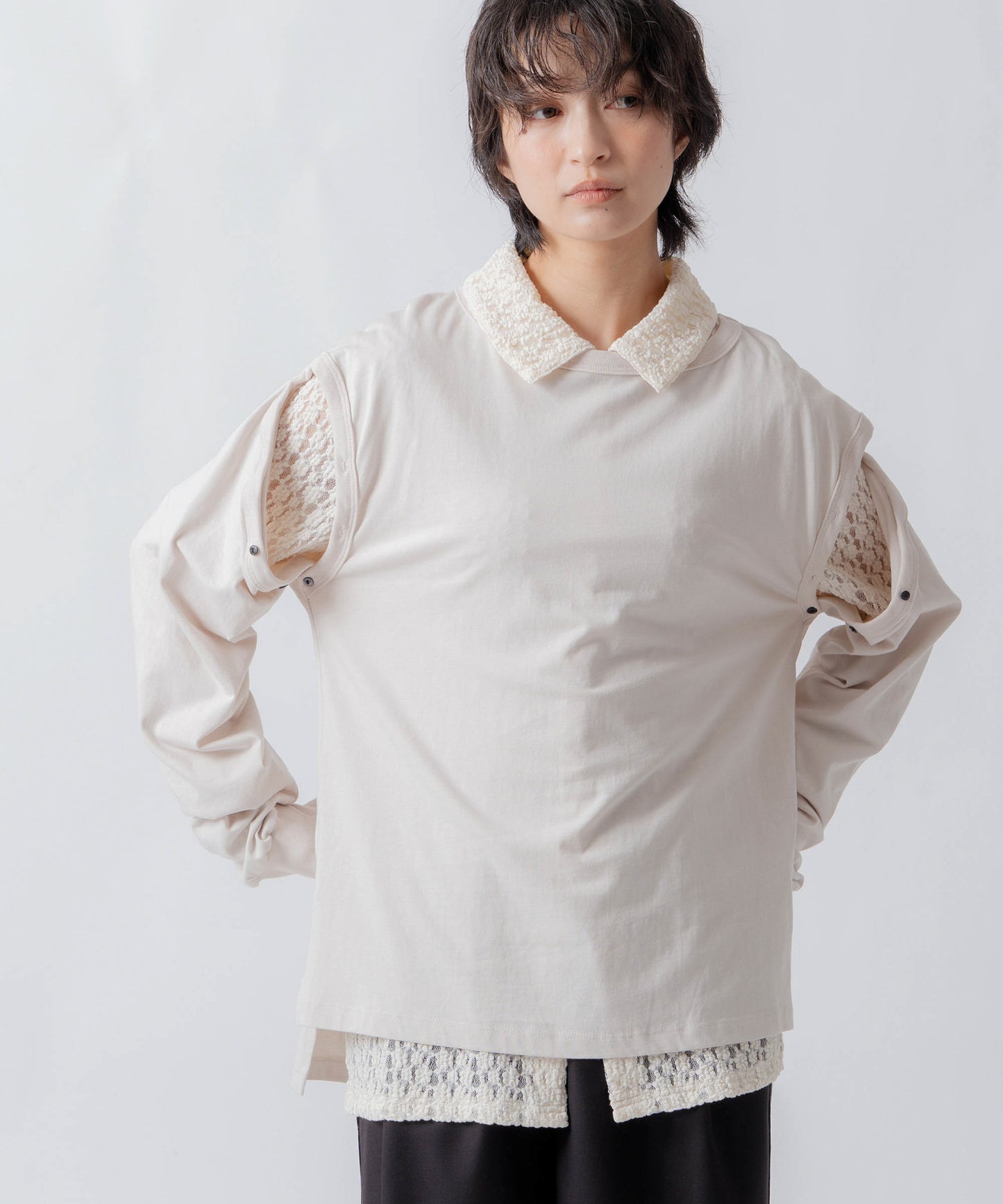shoulder slit tops / WHT26FCS4019