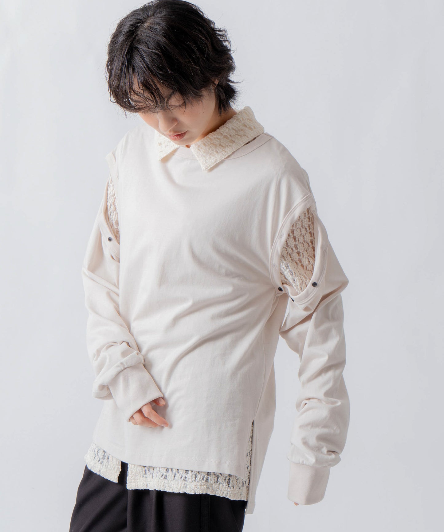 shoulder slit tops / WHT26FCS4019