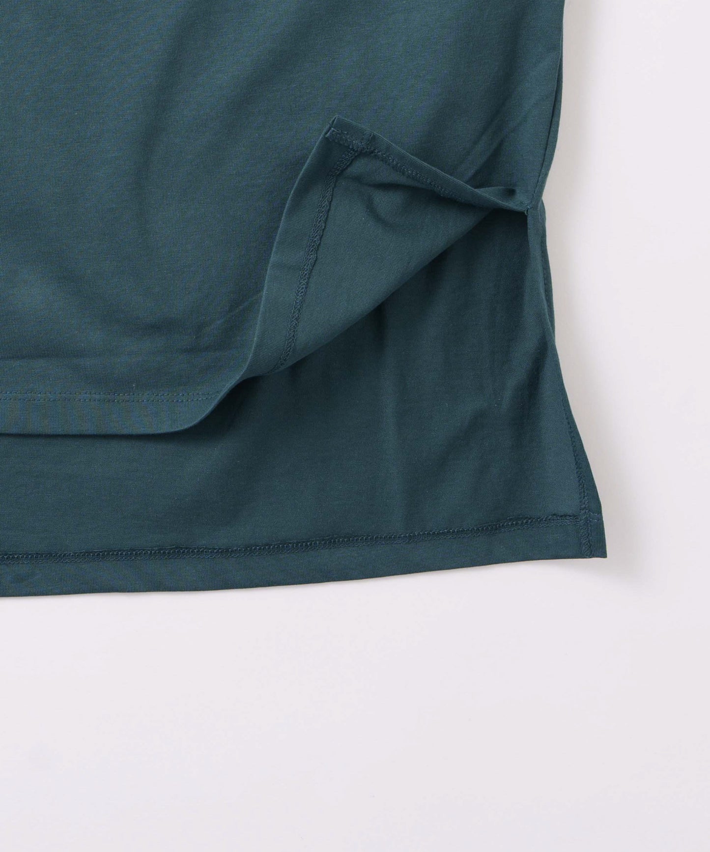 shoulder slit tops / WHT26FCS4019