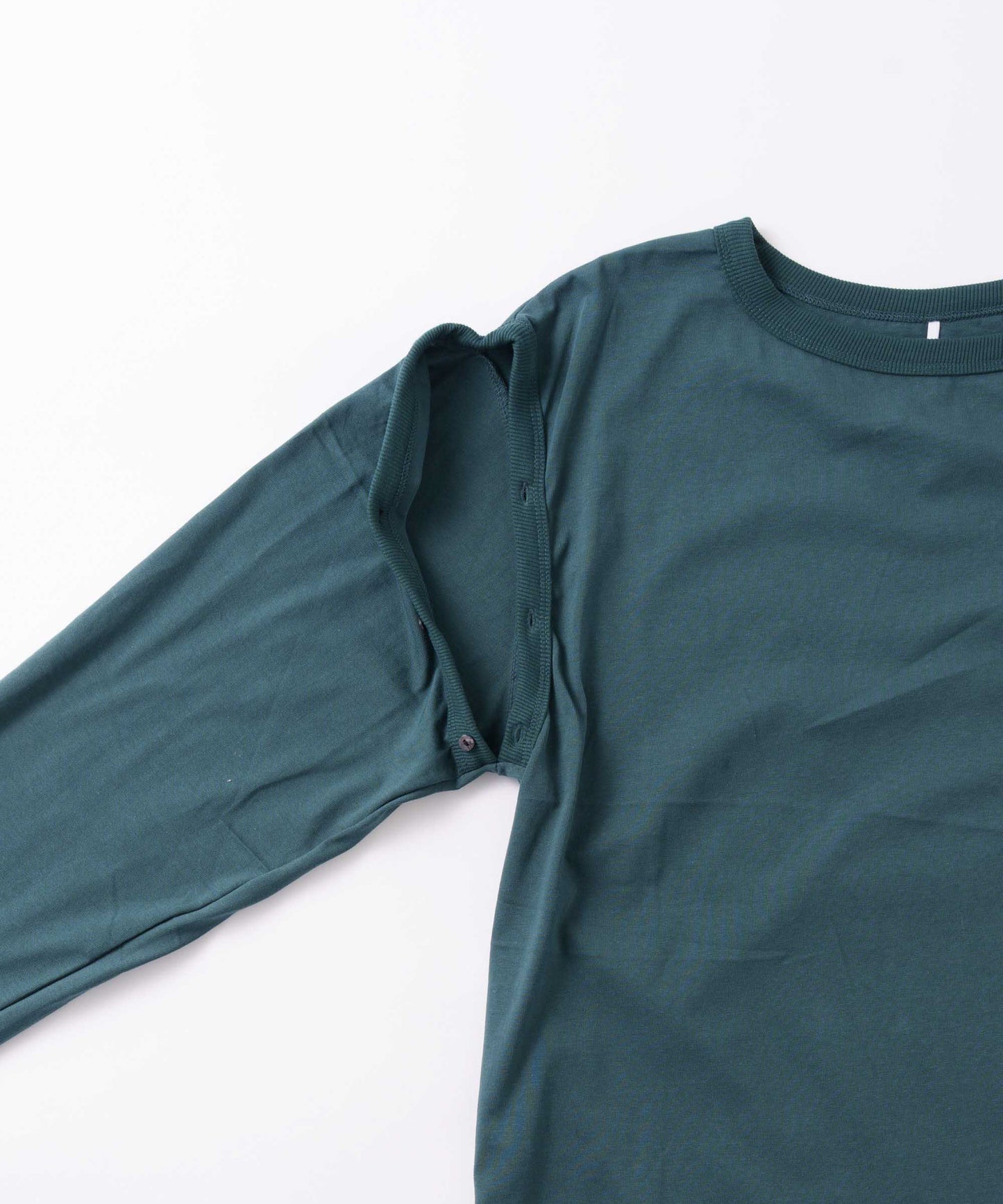 shoulder slit tops / WHT26FCS4019