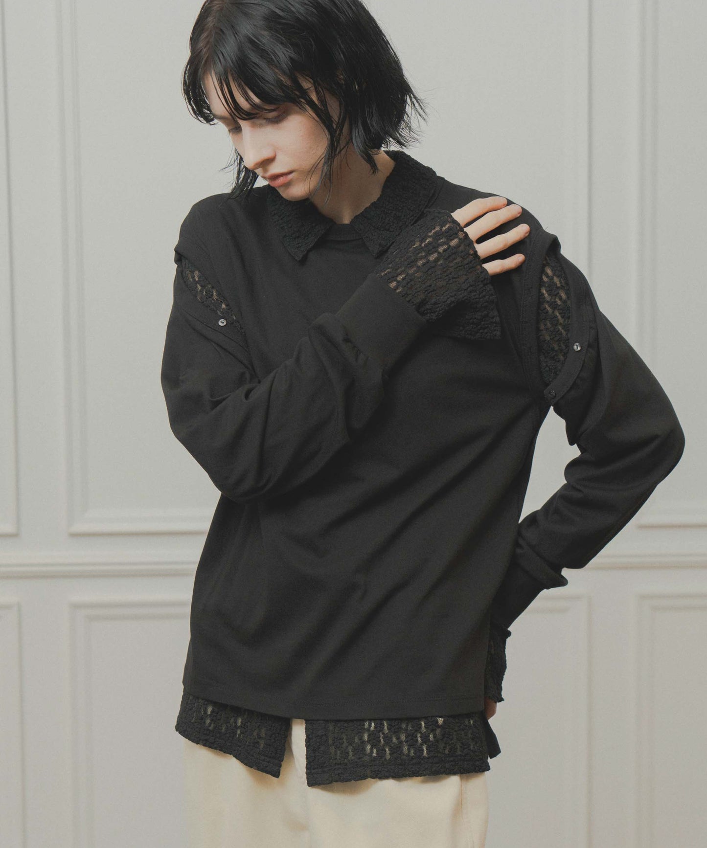 shoulder slit tops / WHT26FCS4019