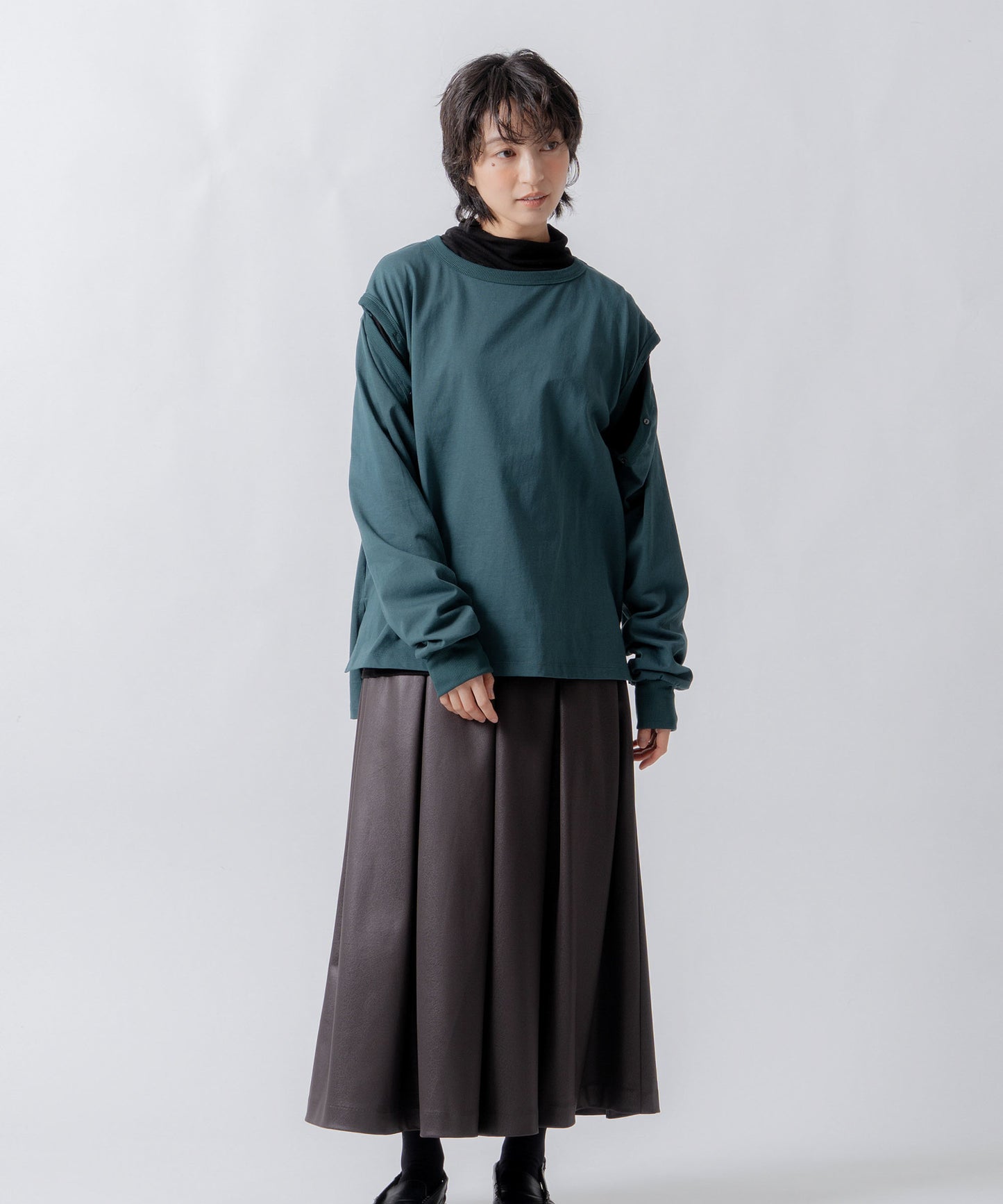 shoulder slit tops / WHT26FCS4019