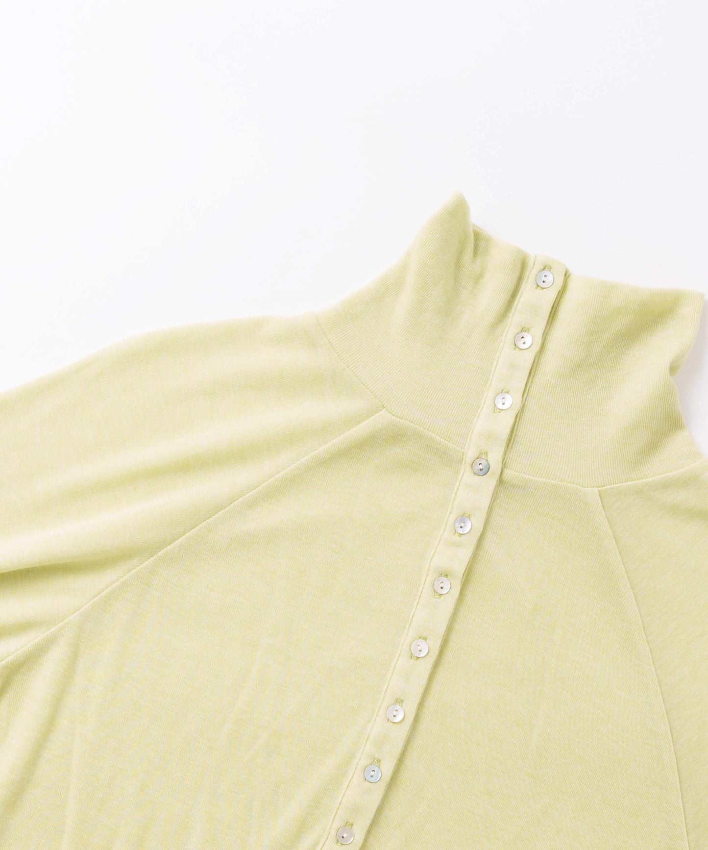 front button turtleneck / WHT26FCS4021