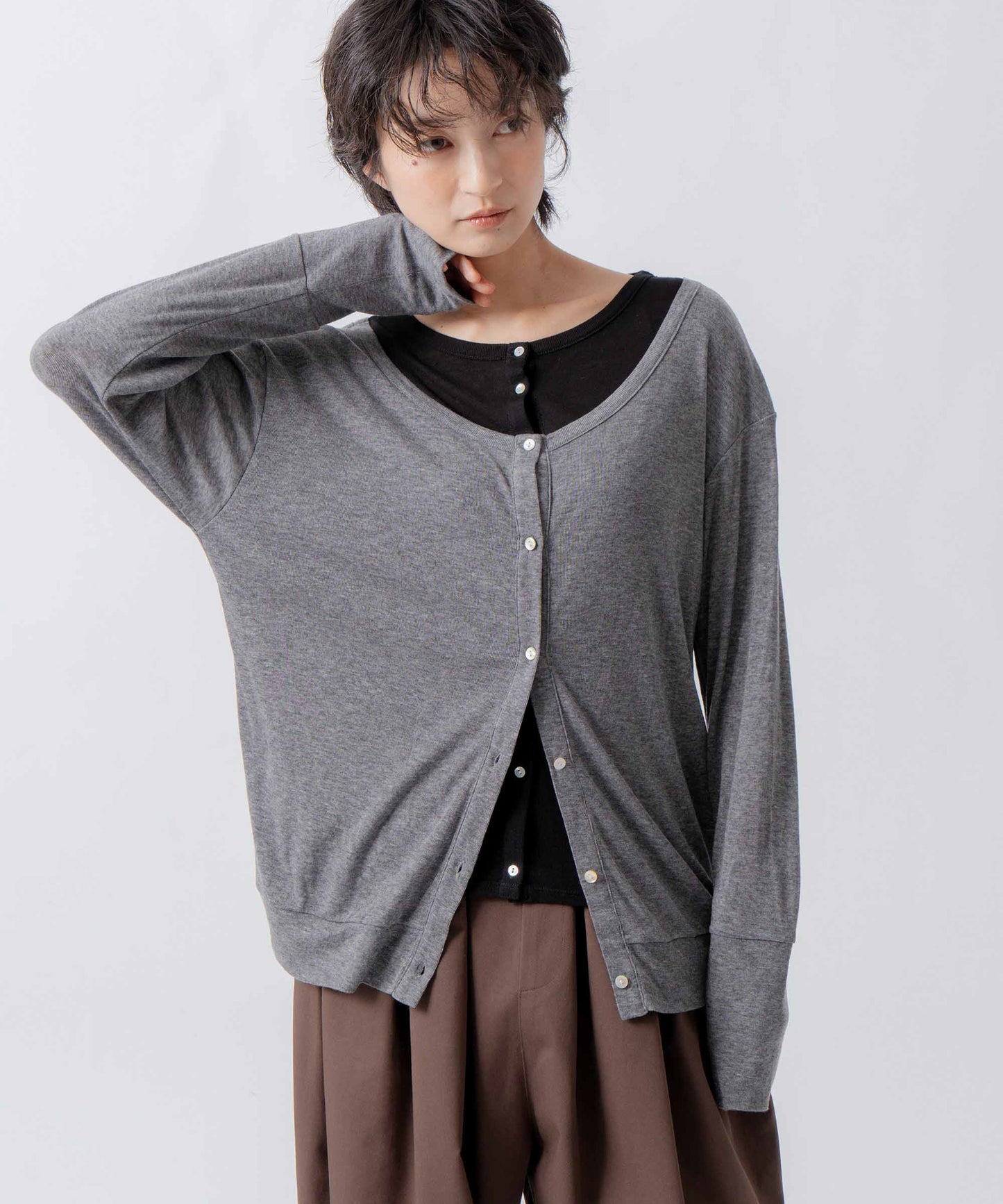 layered design cardigan / WHT26FCS4022