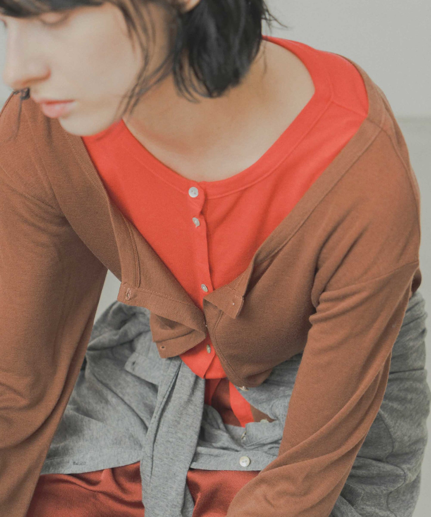 layered design cardigan / WHT26FCS4022