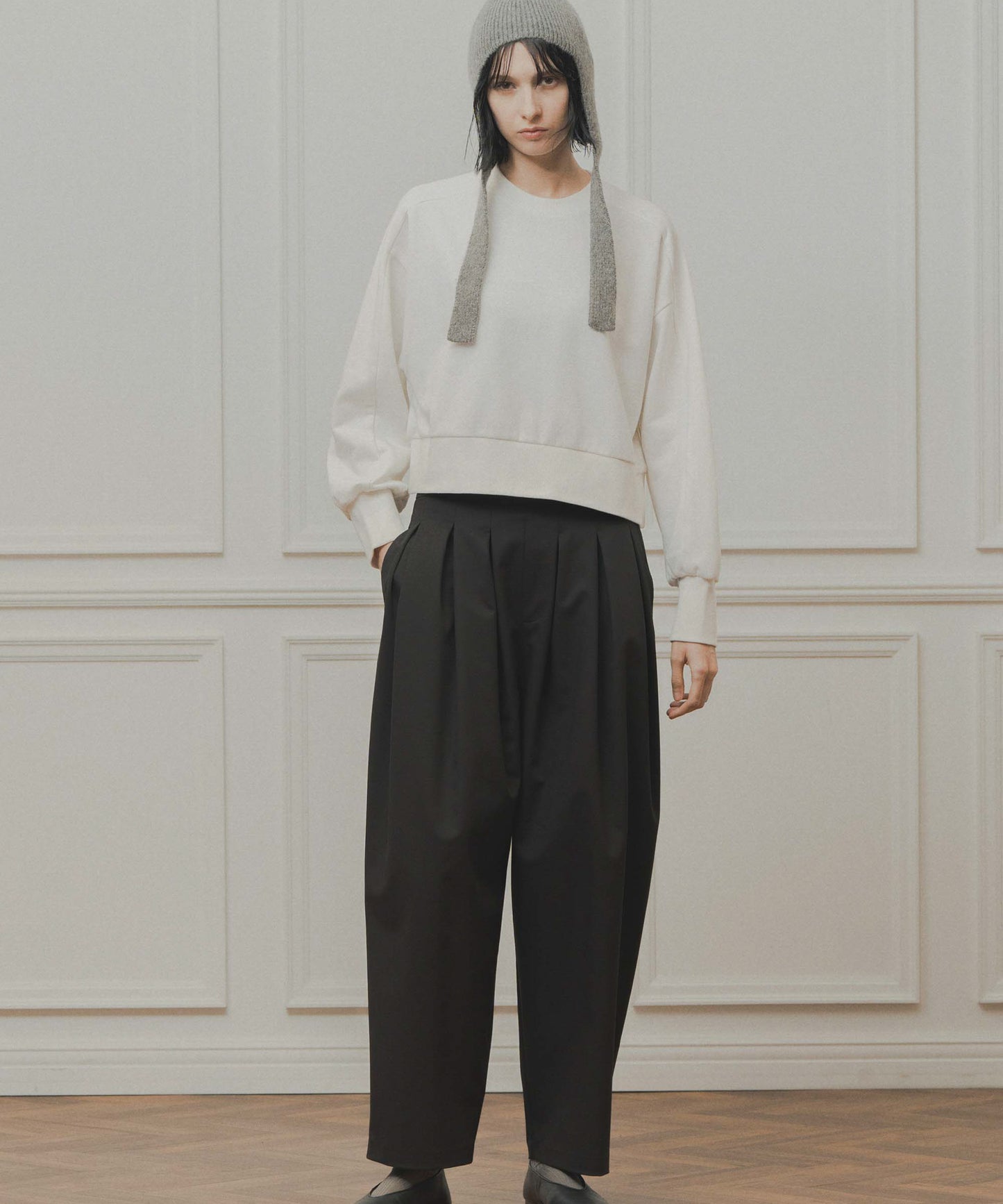curve sleeve sweat / WHT26FCS4023