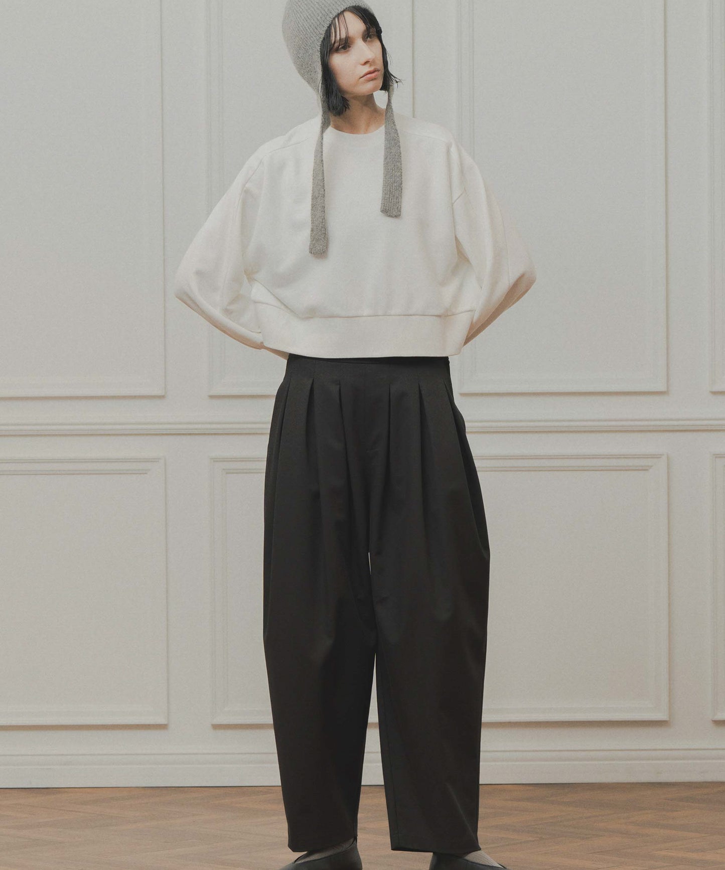 curve sleeve sweat / WHT26FCS4023