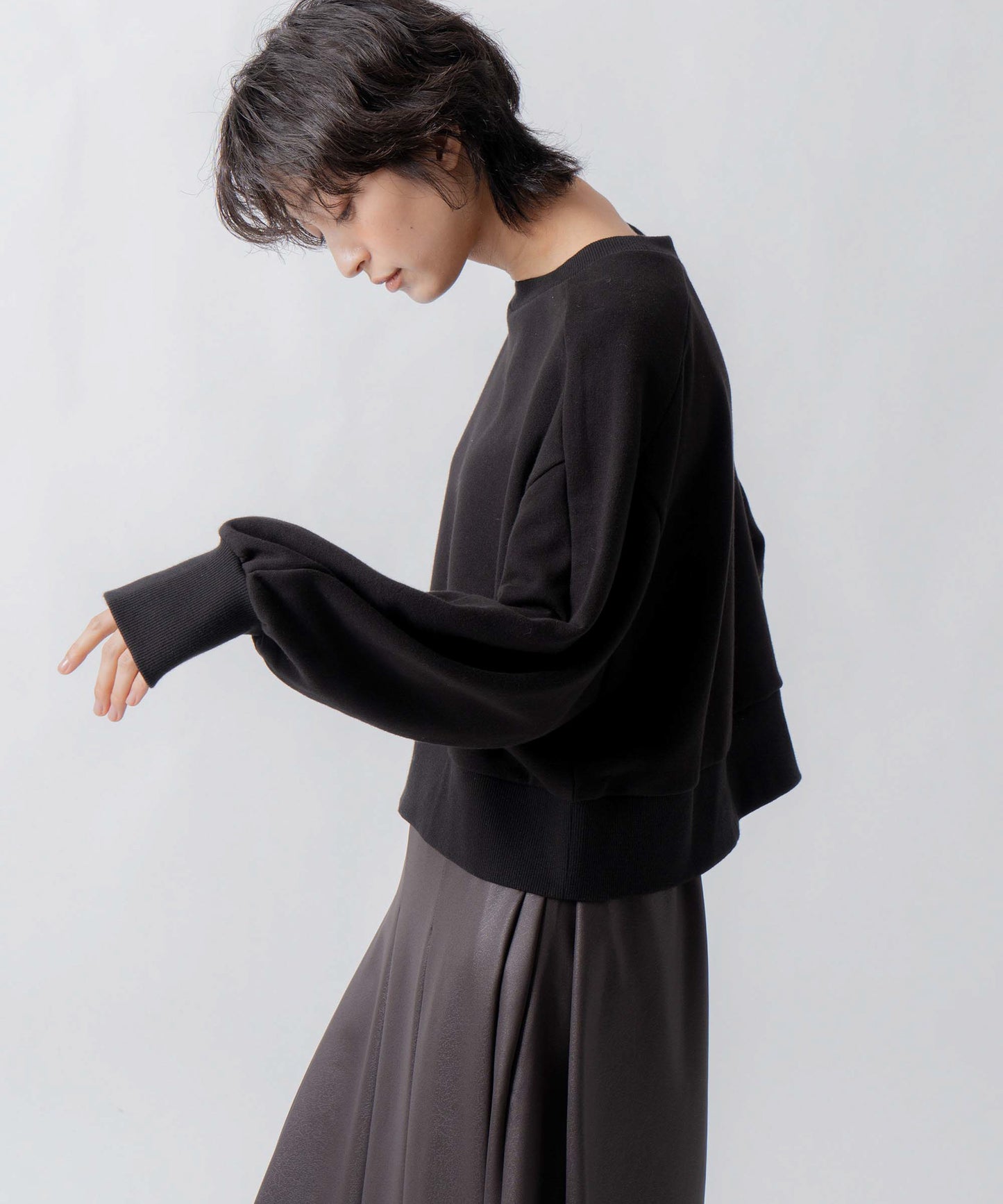 curve sleeve sweat / WHT26FCS4023