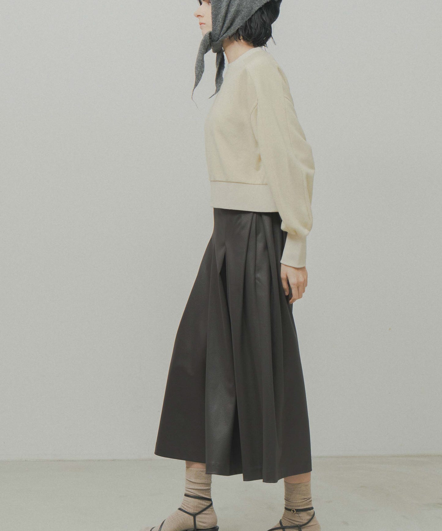 curve sleeve sweat / WHT26FCS4023