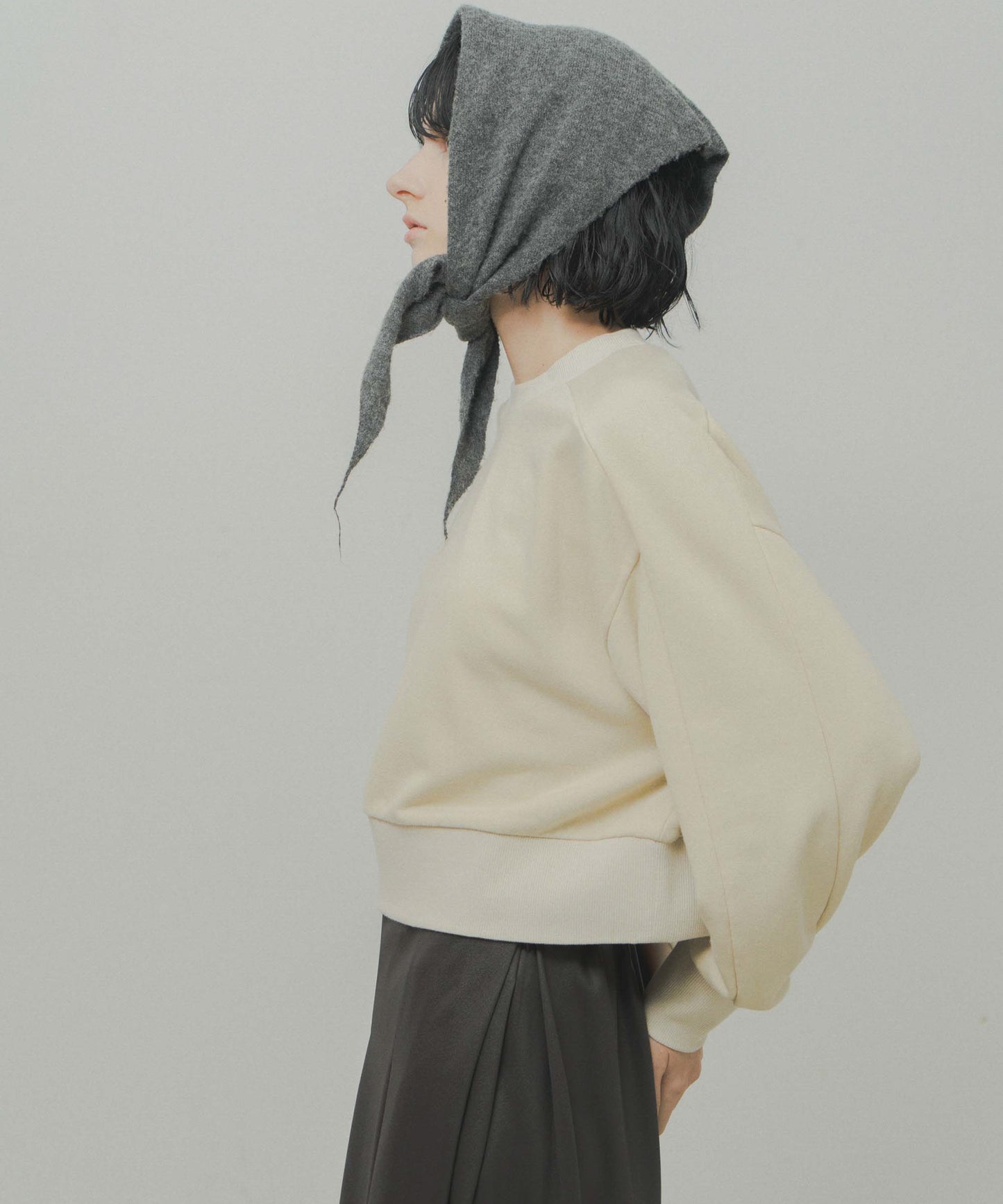 curve sleeve sweat / WHT26FCS4023