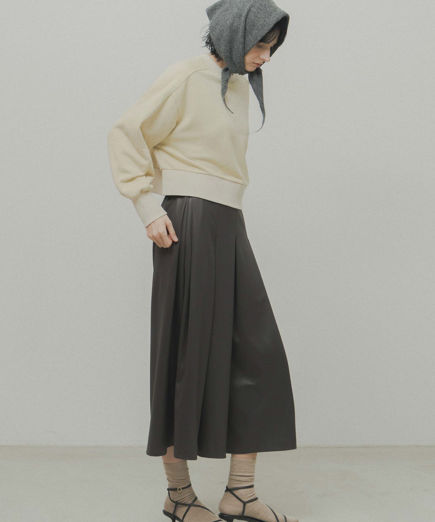 curve sleeve sweat / WHT26FCS4023