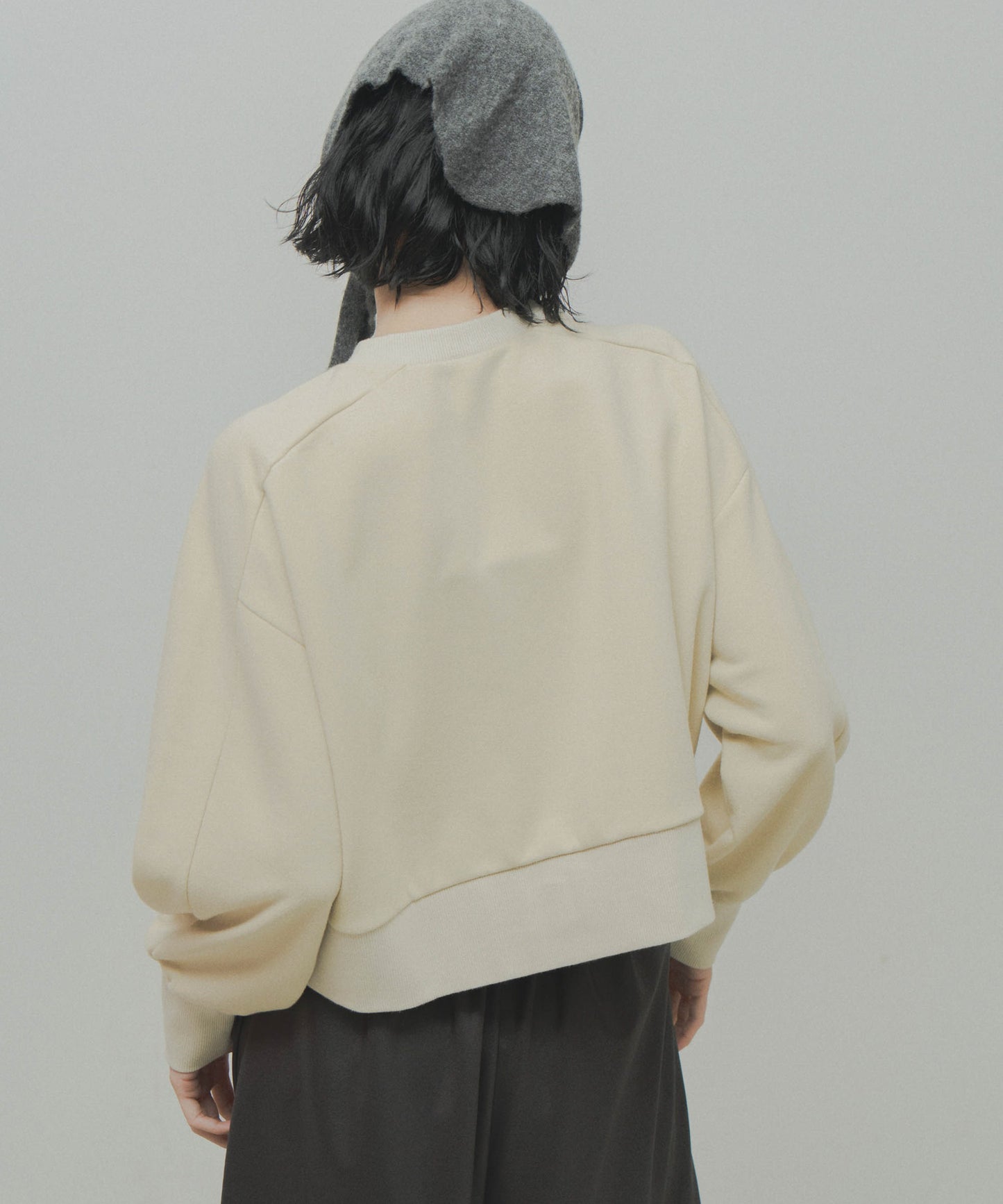 curve sleeve sweat / WHT26FCS4023