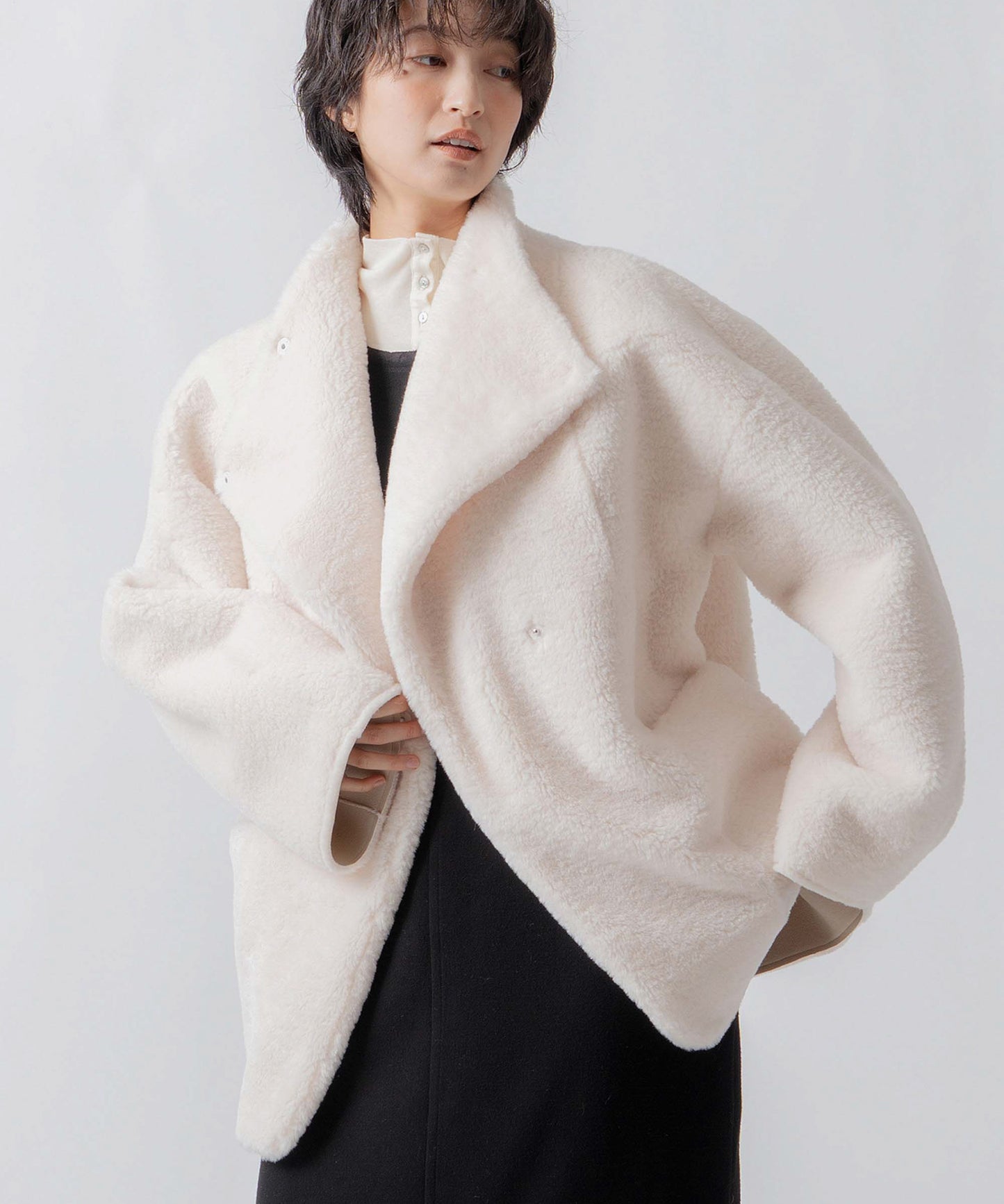 standcollar boa coat / WHT26FJK4062
