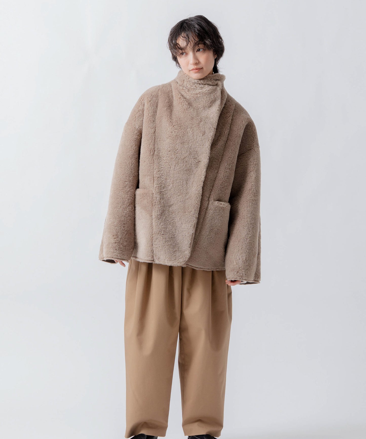 standcollar boa coat / WHT26FJK4062