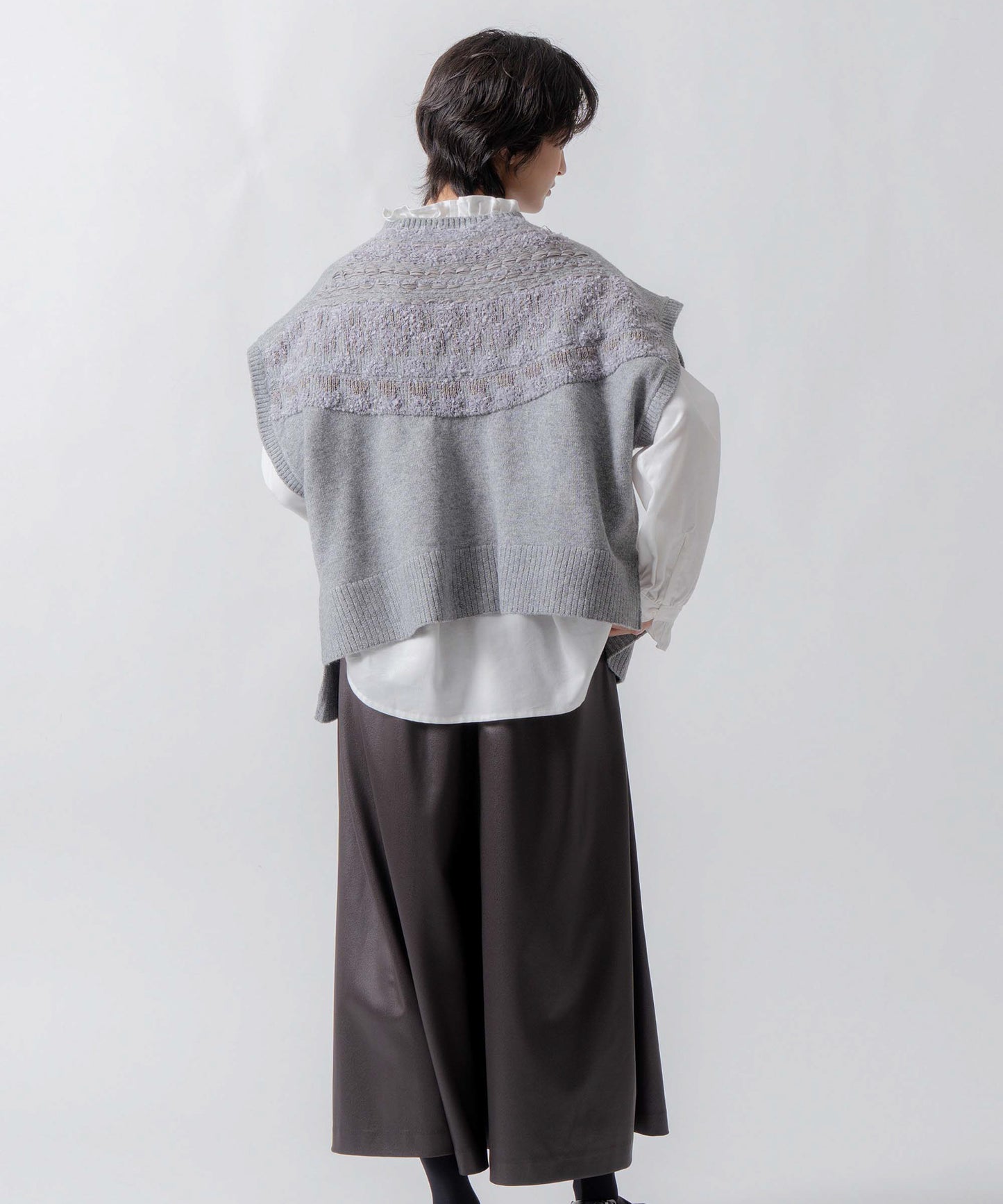 nordic pattern knit vest / WHT26FKN4041