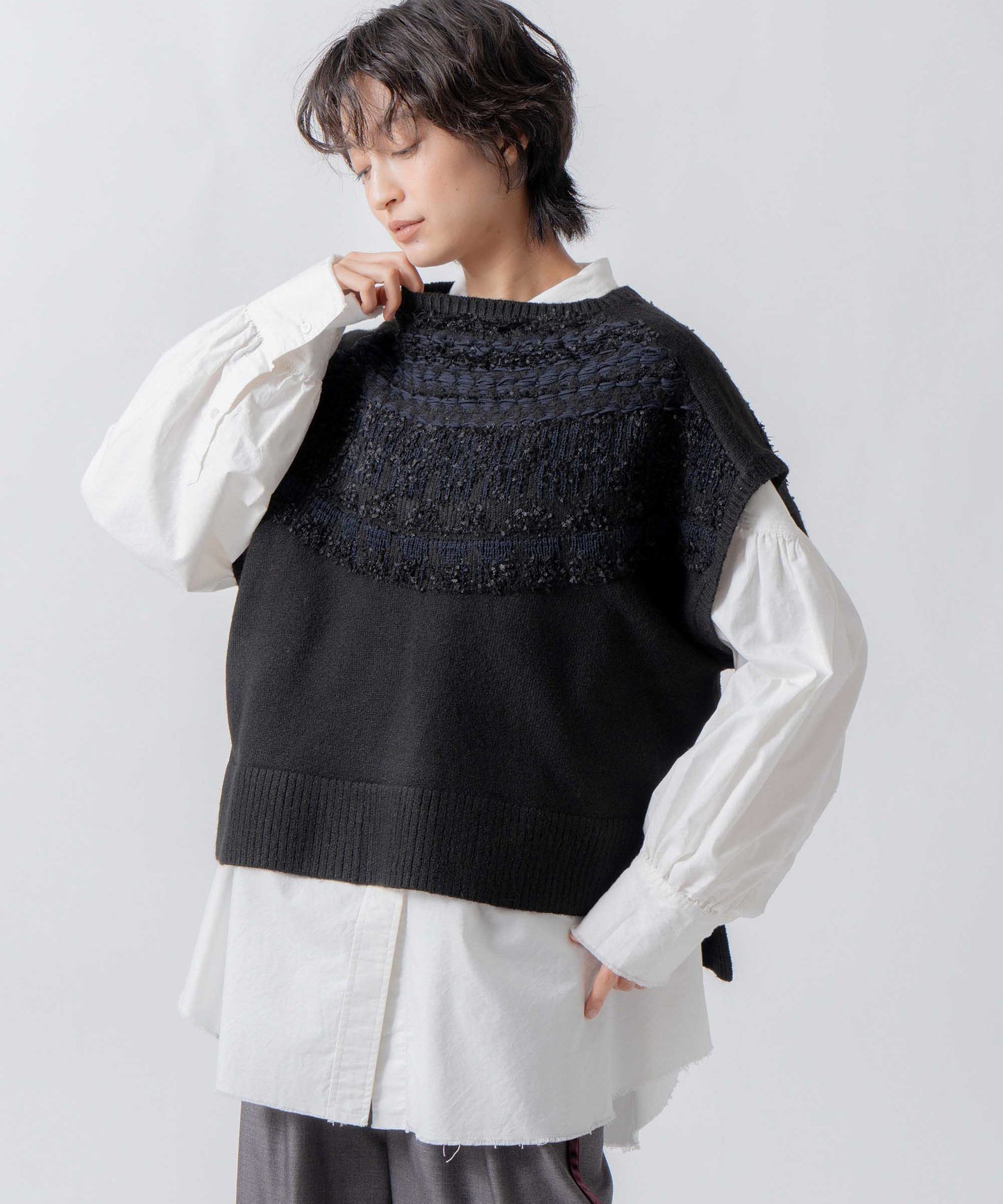 nordic pattern knit vest / WHT26FKN4041