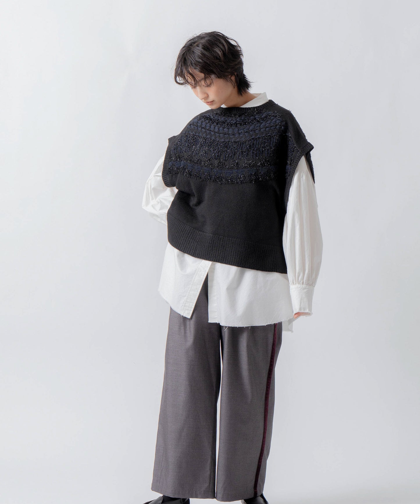 nordic pattern knit vest / WHT26FKN4041