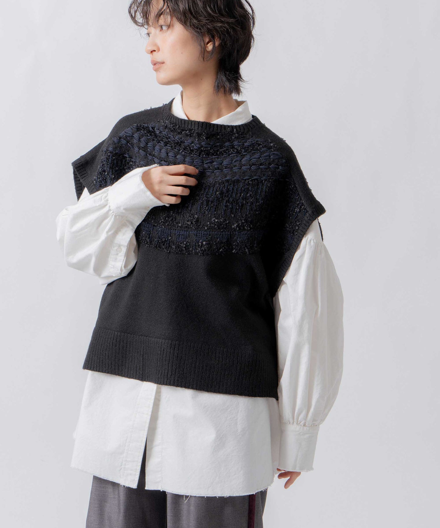 nordic pattern knit vest / WHT26FKN4041
