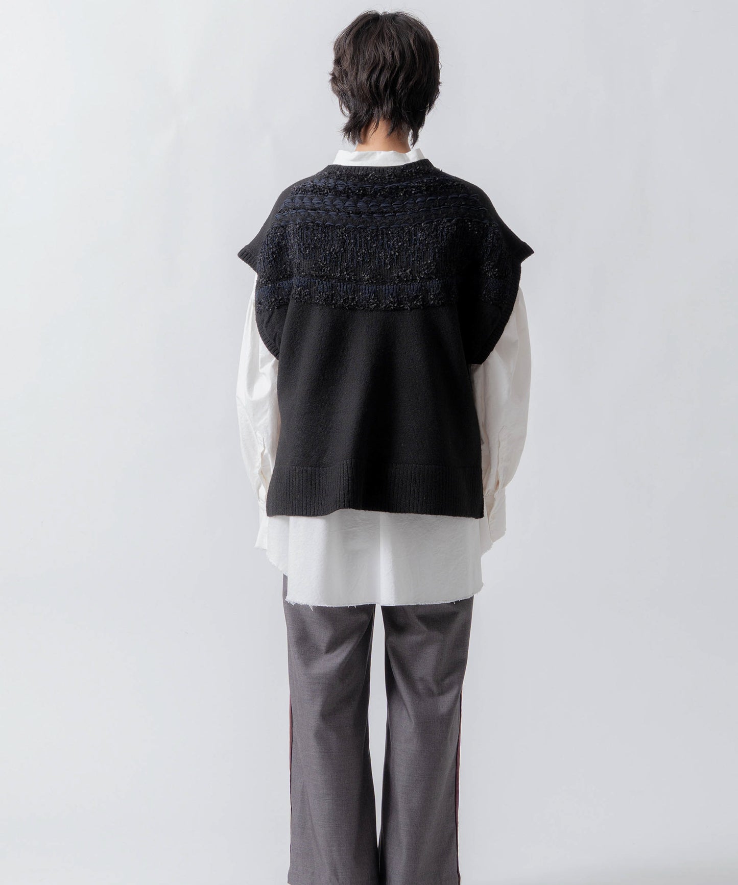 nordic pattern knit vest / WHT26FKN4041