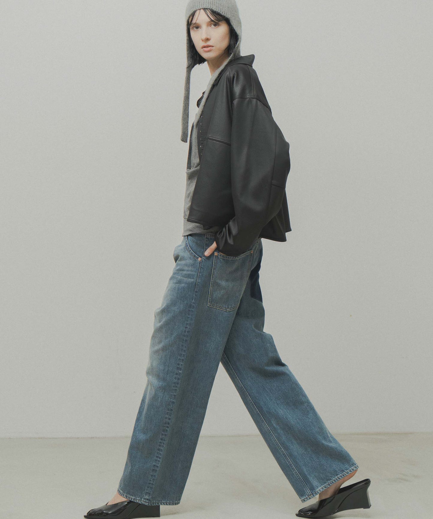 tuck design denim / WHT26FPT4075