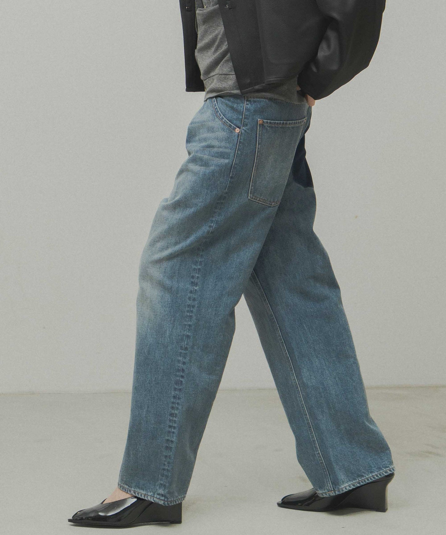 tuck design denim / WHT26FPT4075