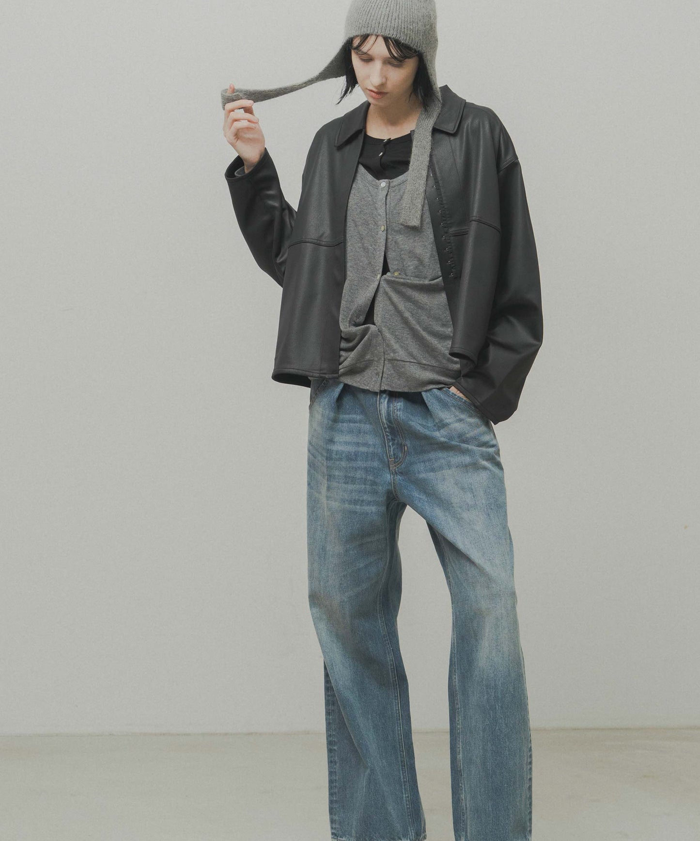 tuck design denim / WHT26FPT4075
