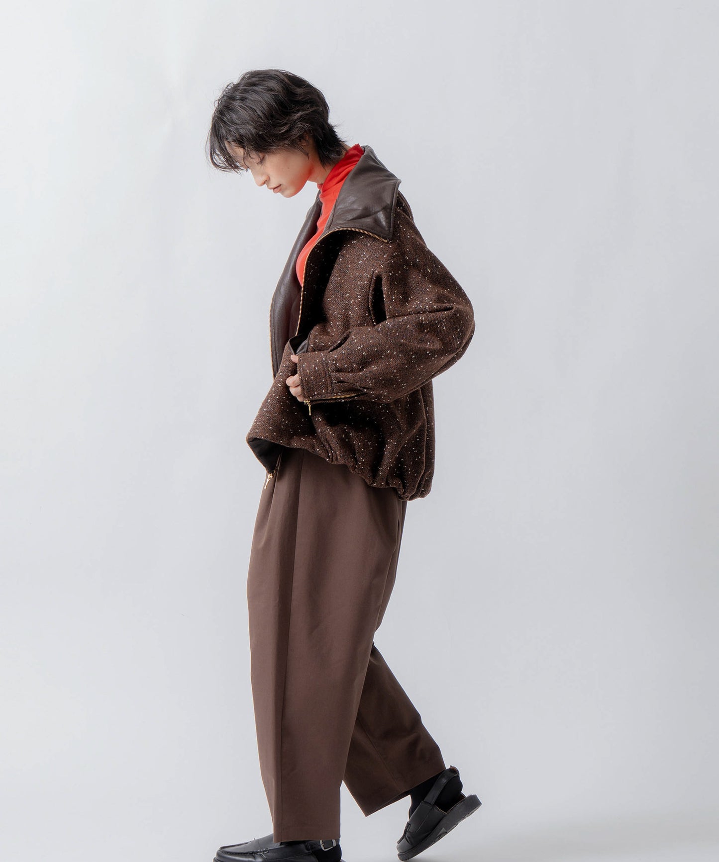 tuck design tapered pants / WHT26FPT4076