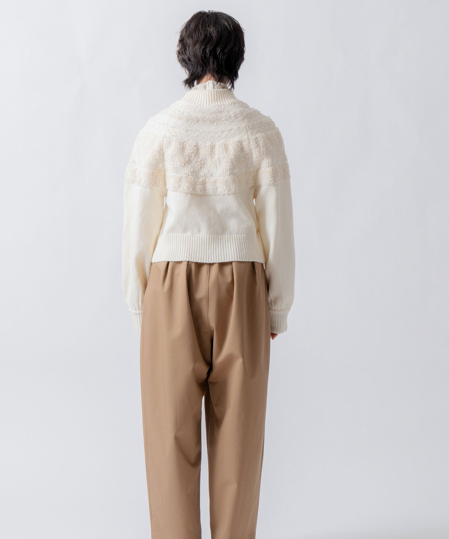 tuck design tapered pants / WHT26FPT4076