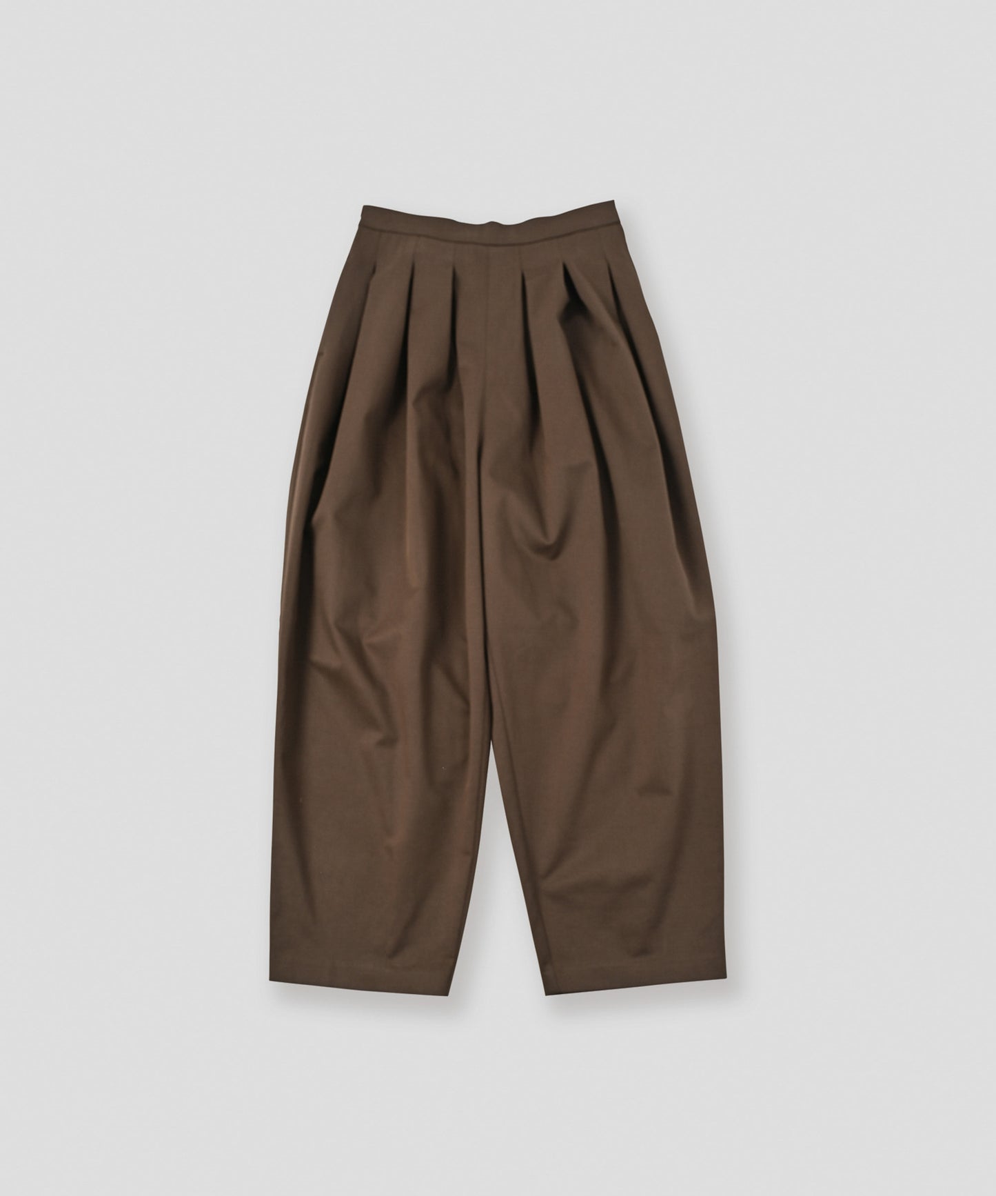 tuck design tapered pants / WHT26FPT4076