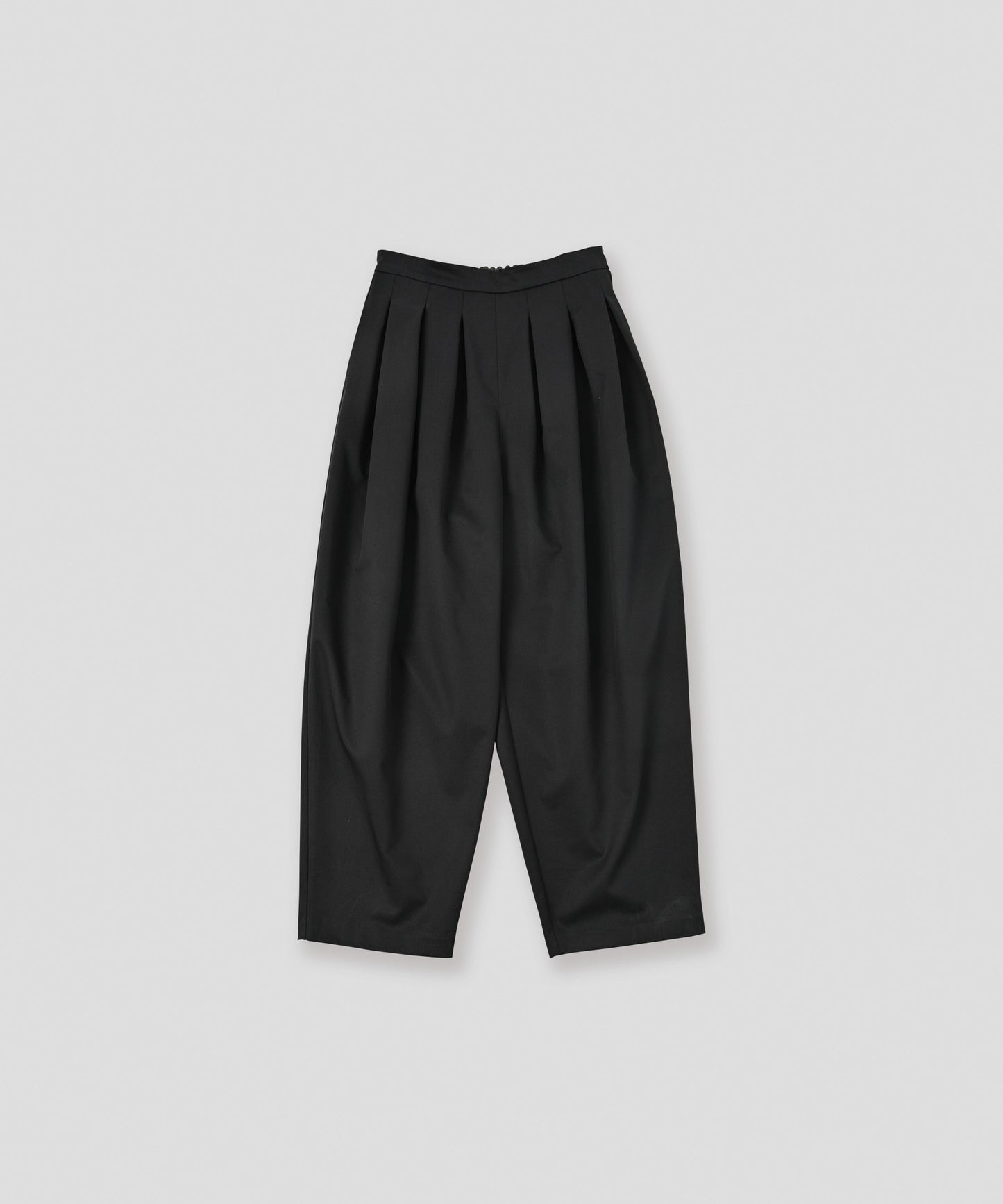 tuck design tapered pants / WHT26FPT4076