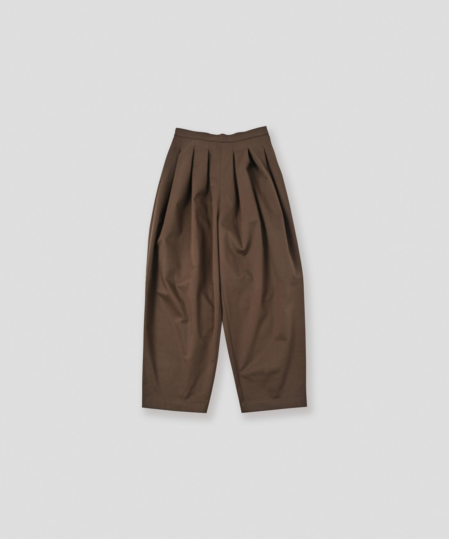 tuck design tapered pants / WHT26FPT4076