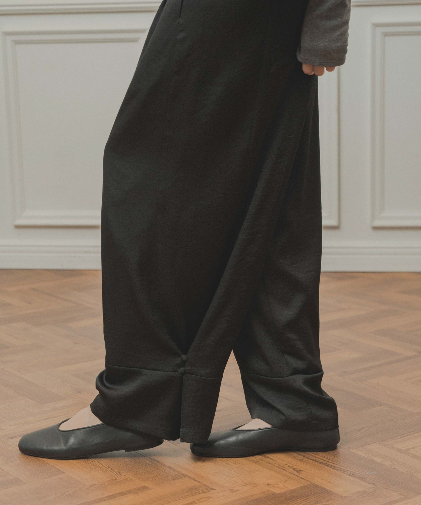 satin wide pants / WHT26FPT4077