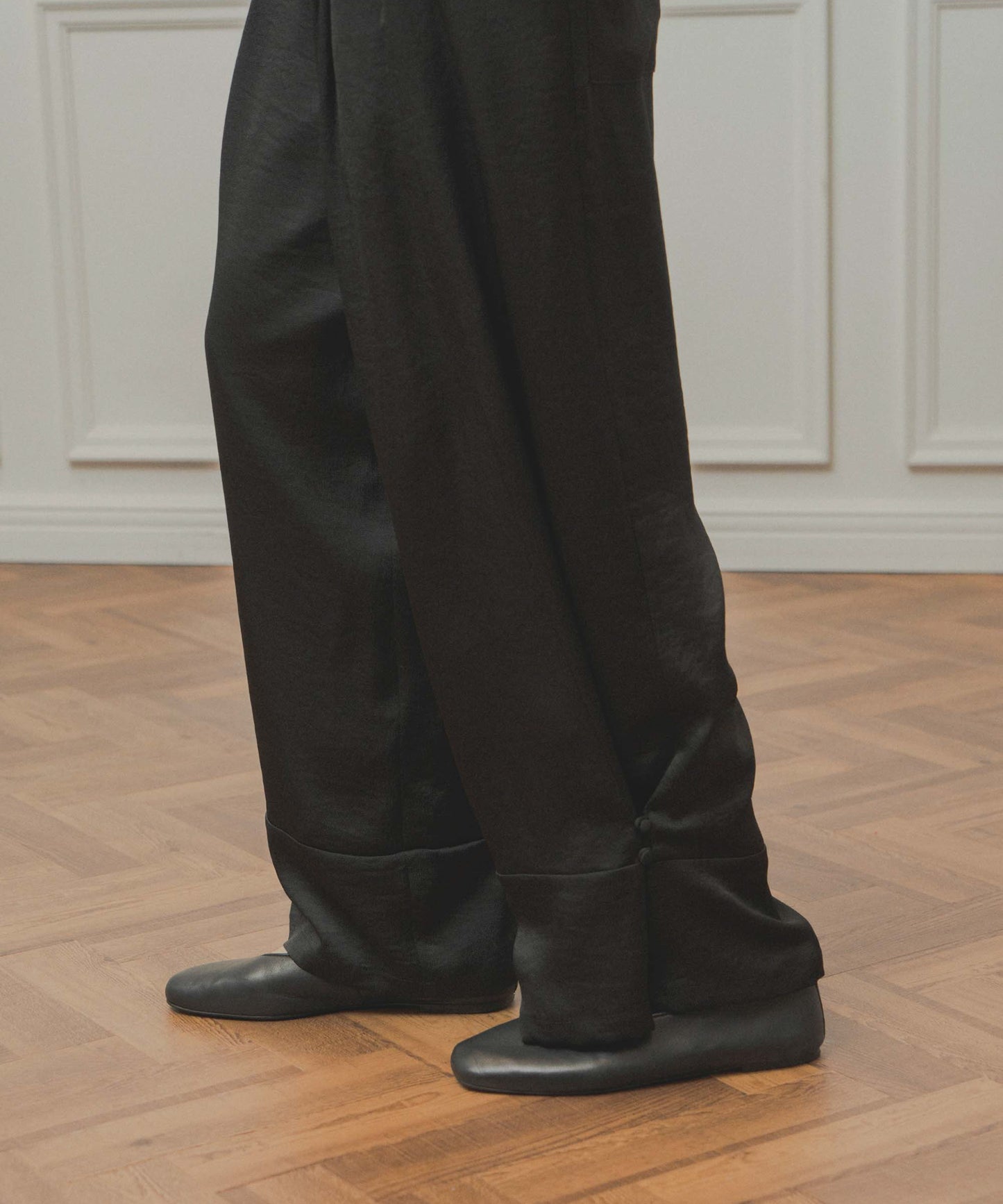 satin wide pants / WHT26FPT4077