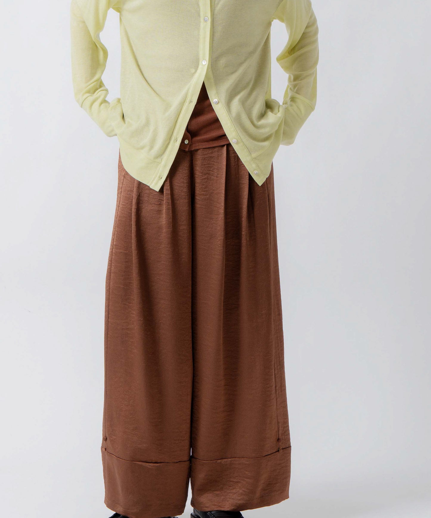 satin wide pants / WHT26FPT4077