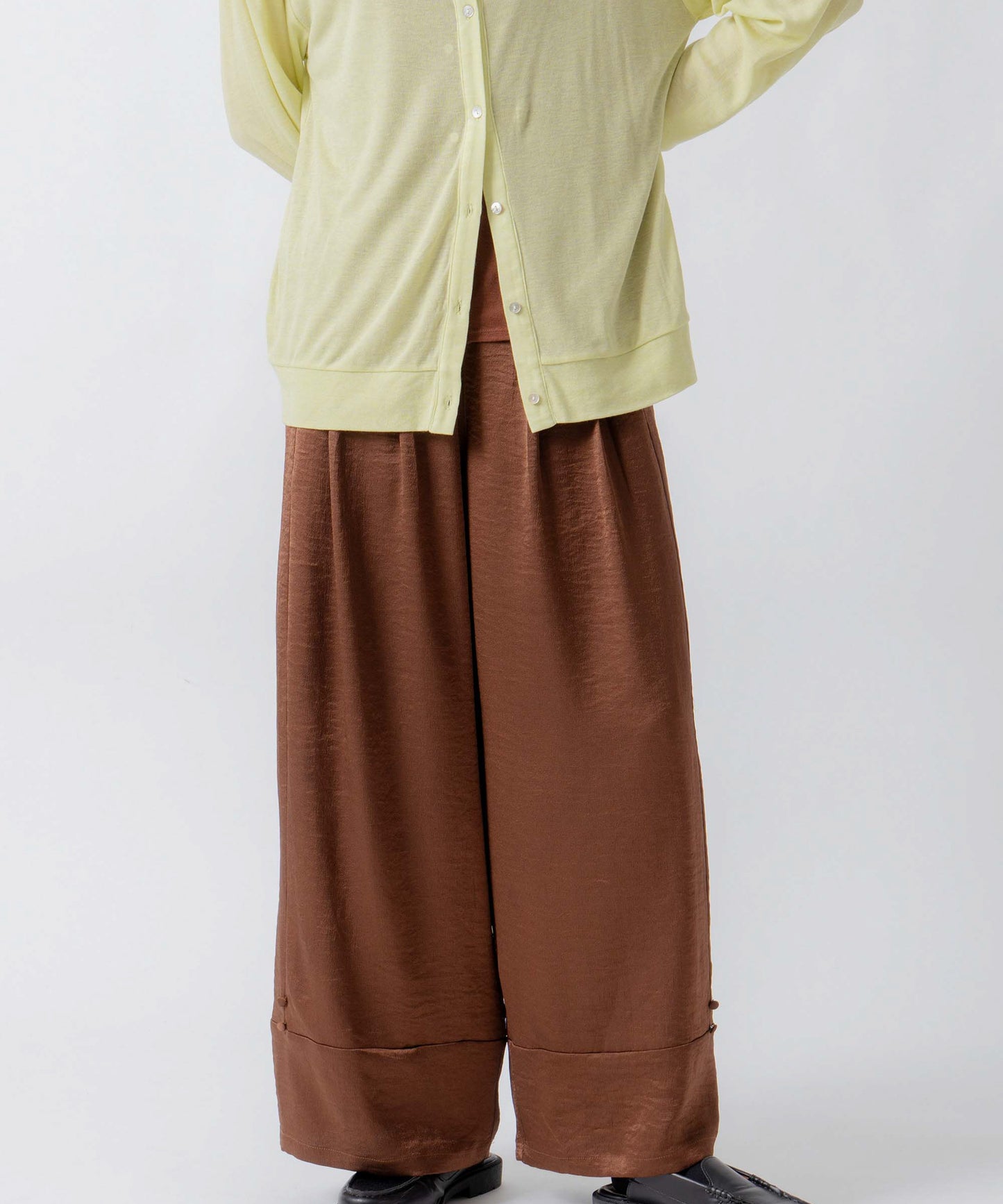 satin wide pants / WHT26FPT4077
