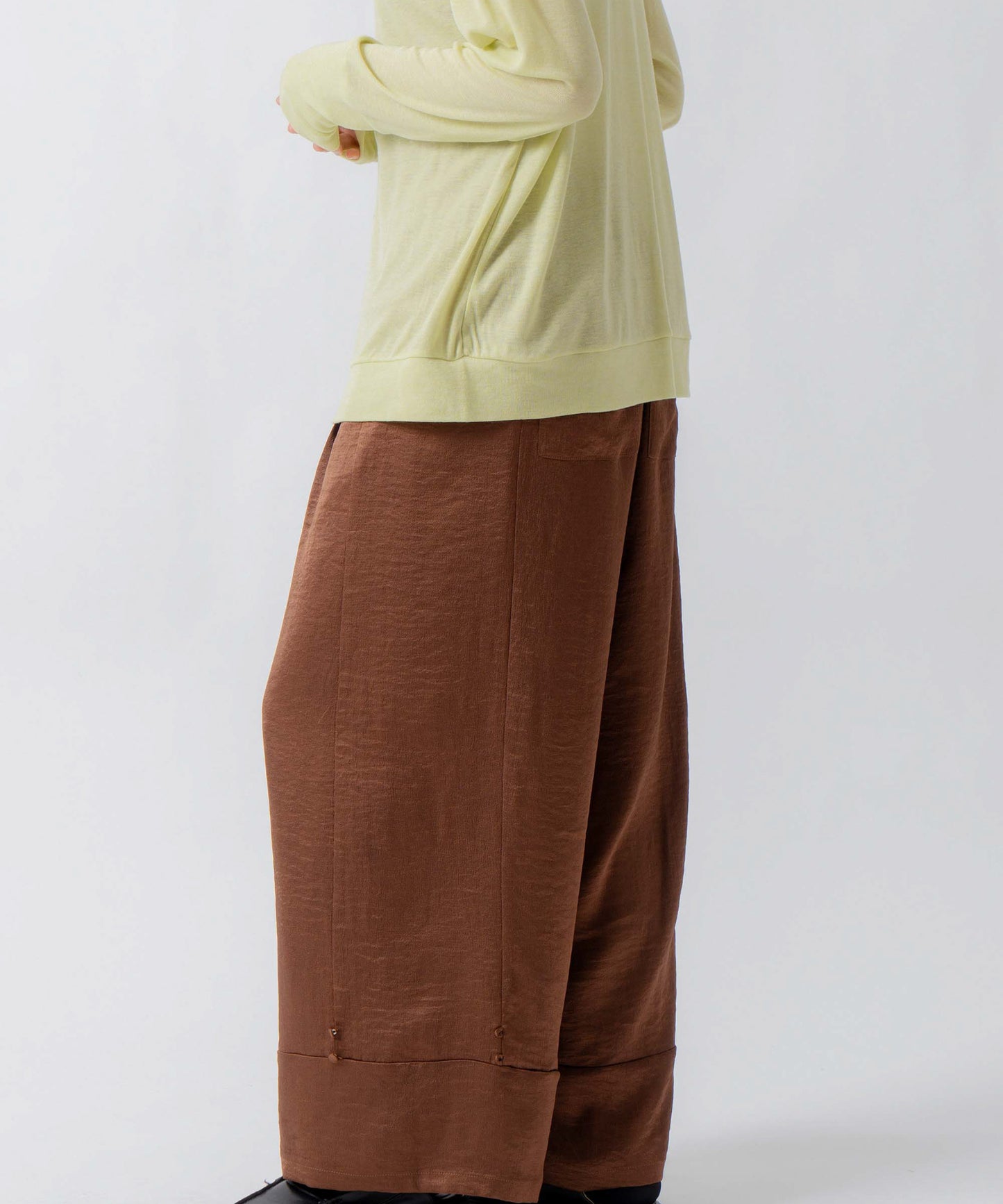 satin wide pants / WHT26FPT4077
