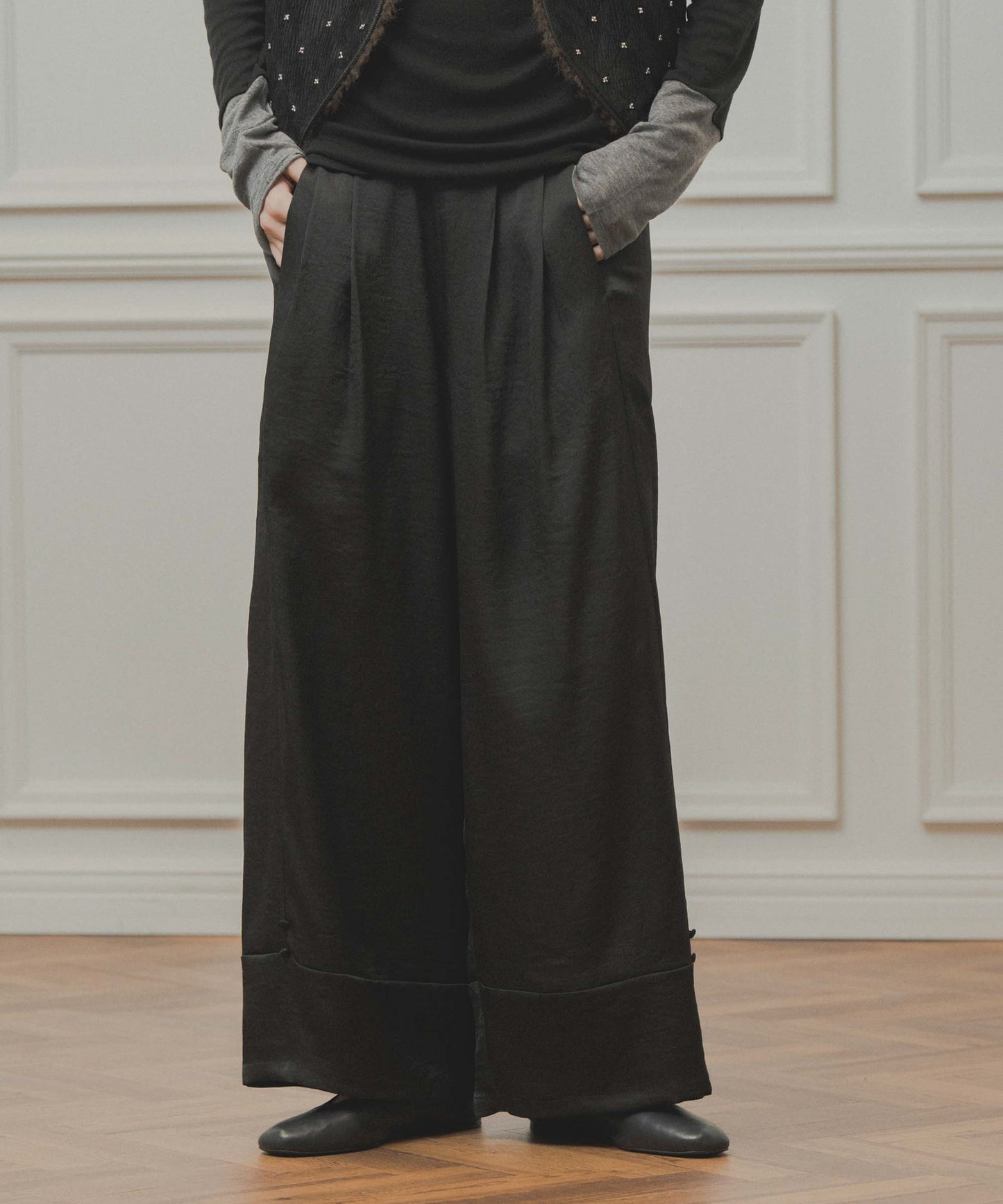 satin wide pants / WHT26FPT4077