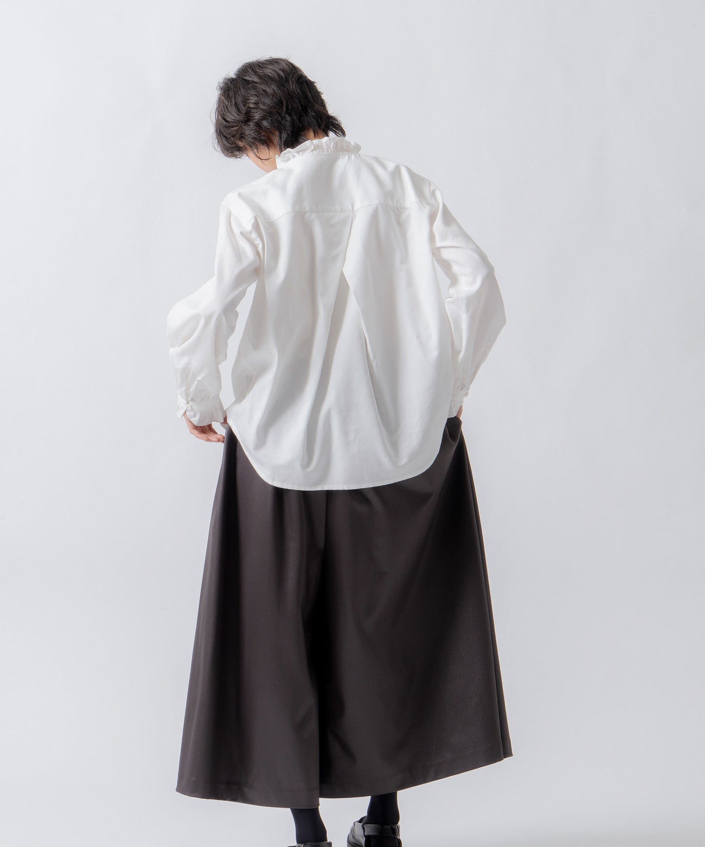leather like pleats pants / WHT26FPT4078