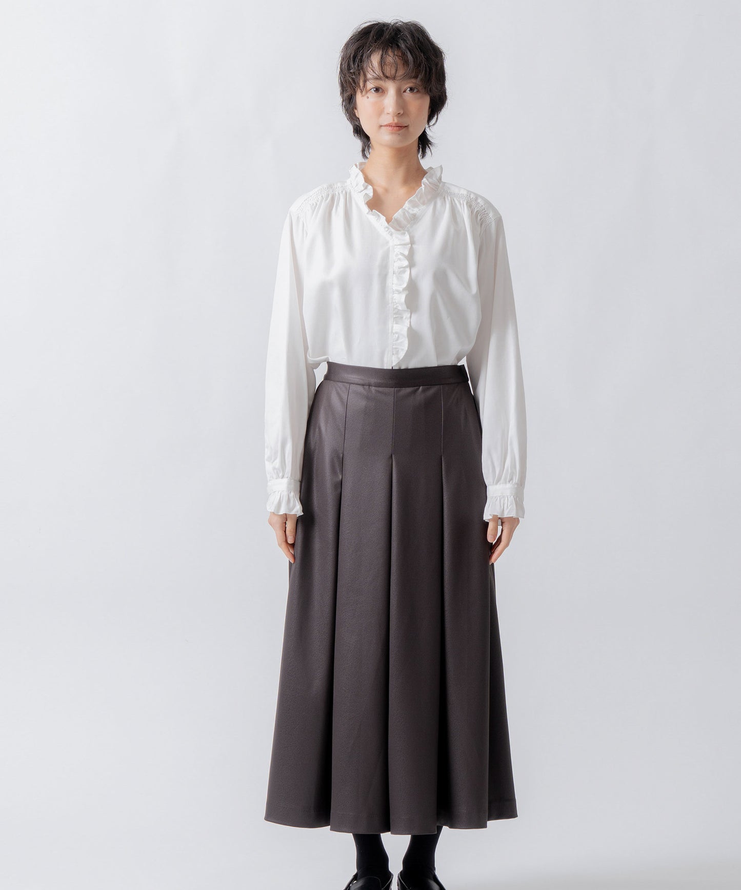 leather like pleats pants / WHT26FPT4078