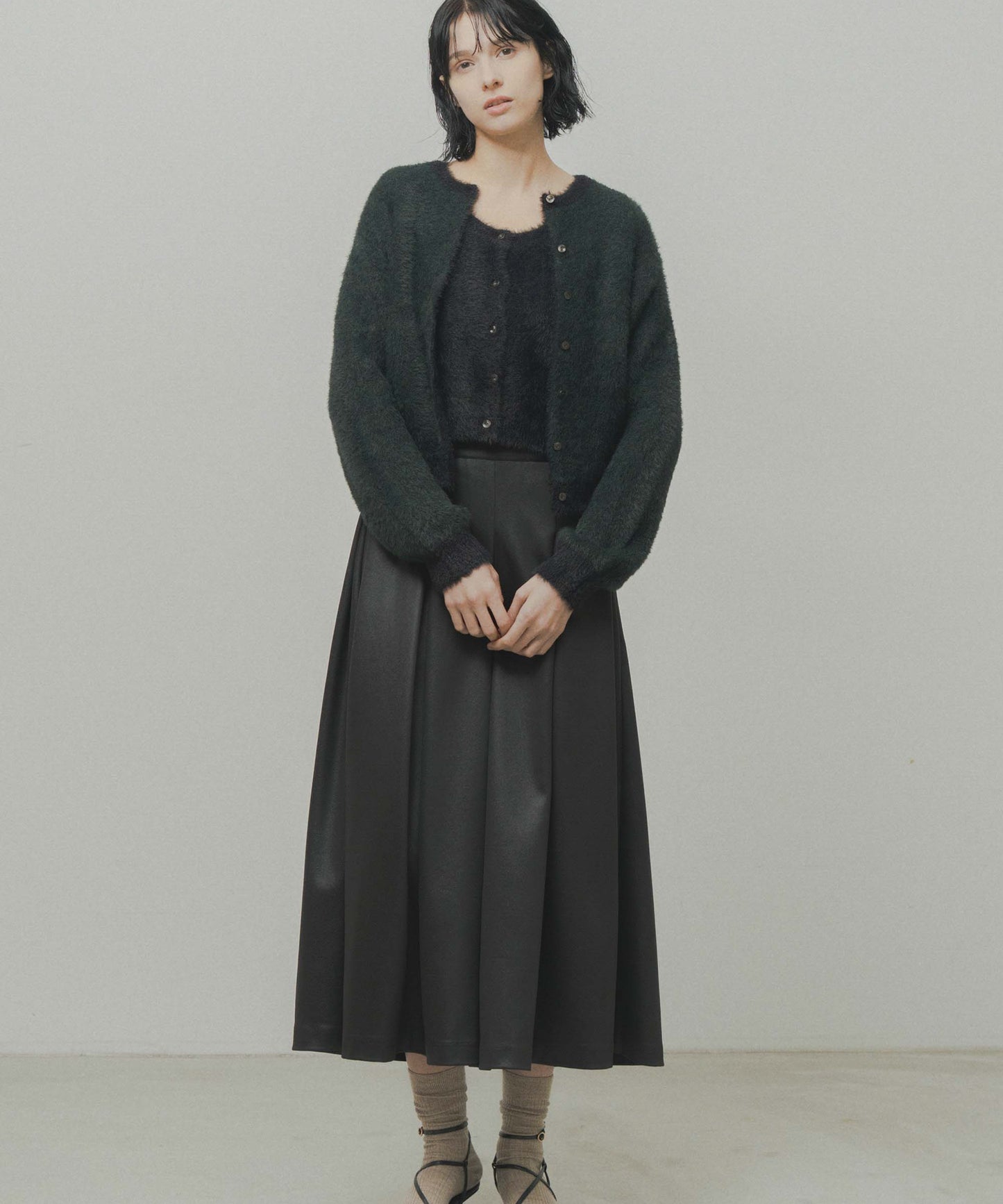 leather like pleats pants / WHT26FPT4078
