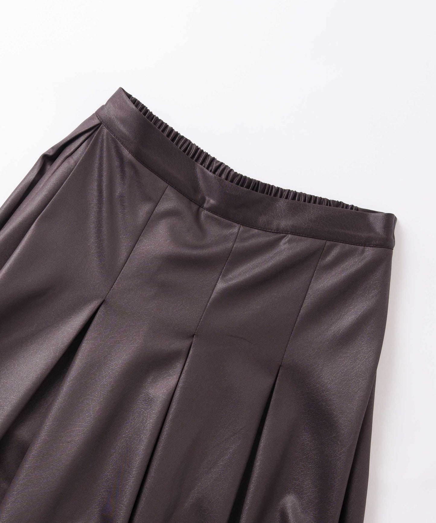 leather like pleats pants / WHT26FPT4078