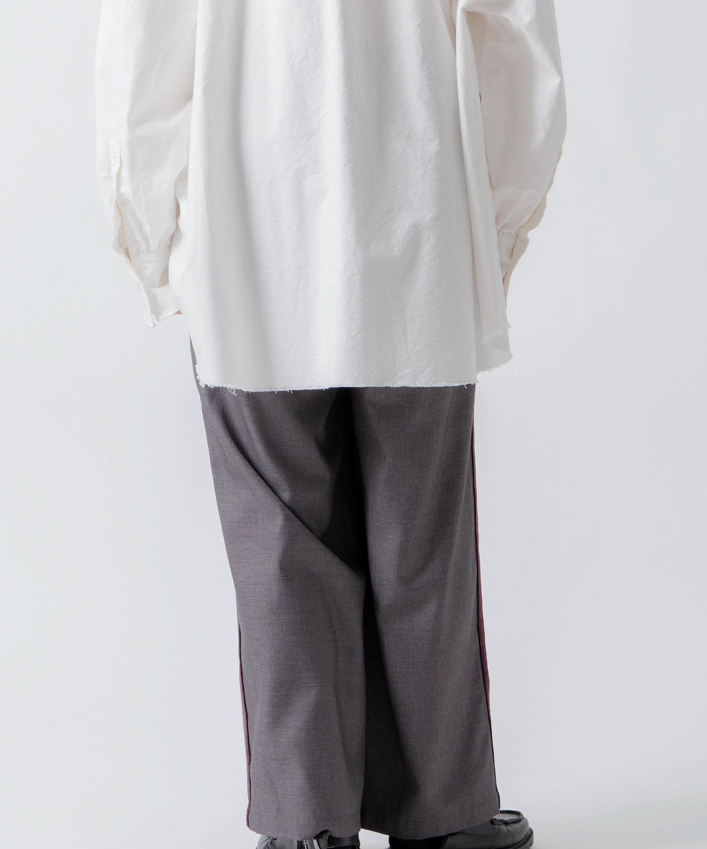 side velour line pants / WHT26FPT4079